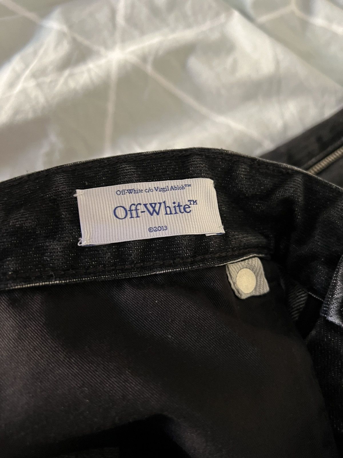 Off-White OFF WHITE logo patch denim shorts Size US 33 - 7 Thumbnail