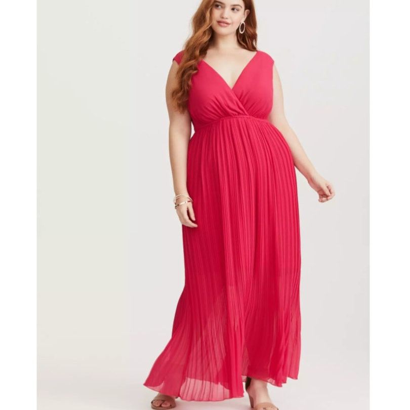 Torrid Torrid Womens Pleated Surplice Maxi Dress Plus 00X Wedding Size XXS / US 00 / IT 34 - 1 Thumbnail