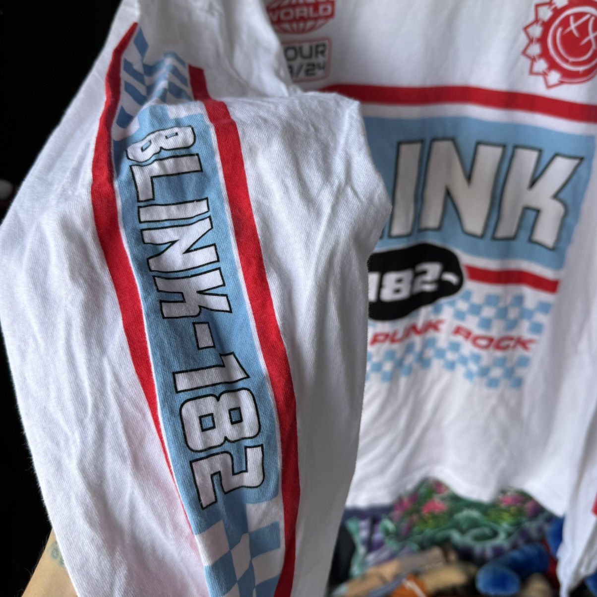 Band Tees BLINK 182 23/24 MERCH CONCERT GRAPHIC LONG SLEEVE SHIRT Size US XL / EU 56 / 4 - 4 Thumbnail