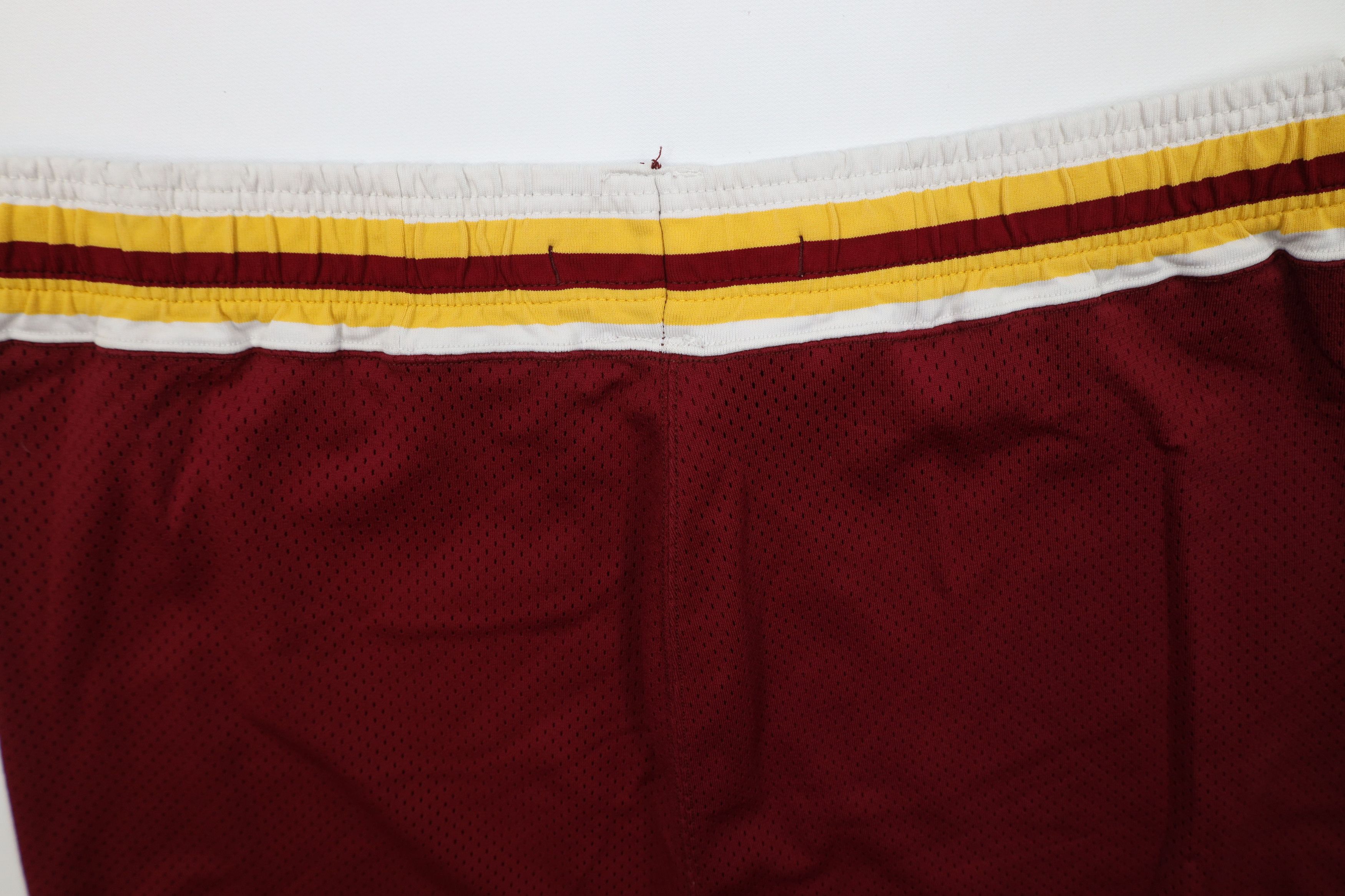Vintage Vintage 70s 80s Streetwear Heavyweight Basketball Shorts USA Size US 36 / EU 52 - 9 Thumbnail