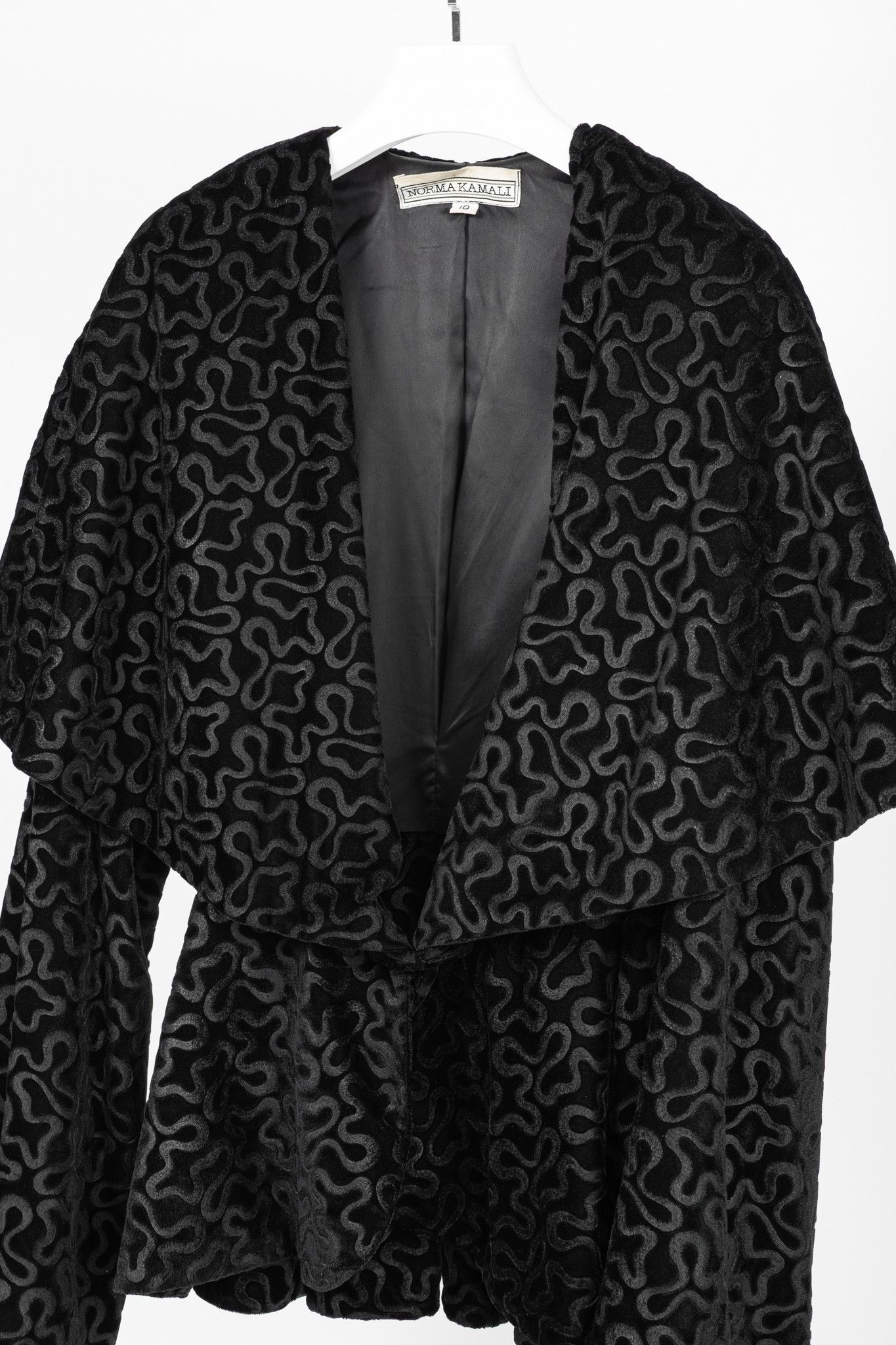 Norma Kamali Norma Kamali Vintage 80's Velvet Squiggle Hooded Jacket Size L / US 10 / IT 46 - 3 Thumbnail