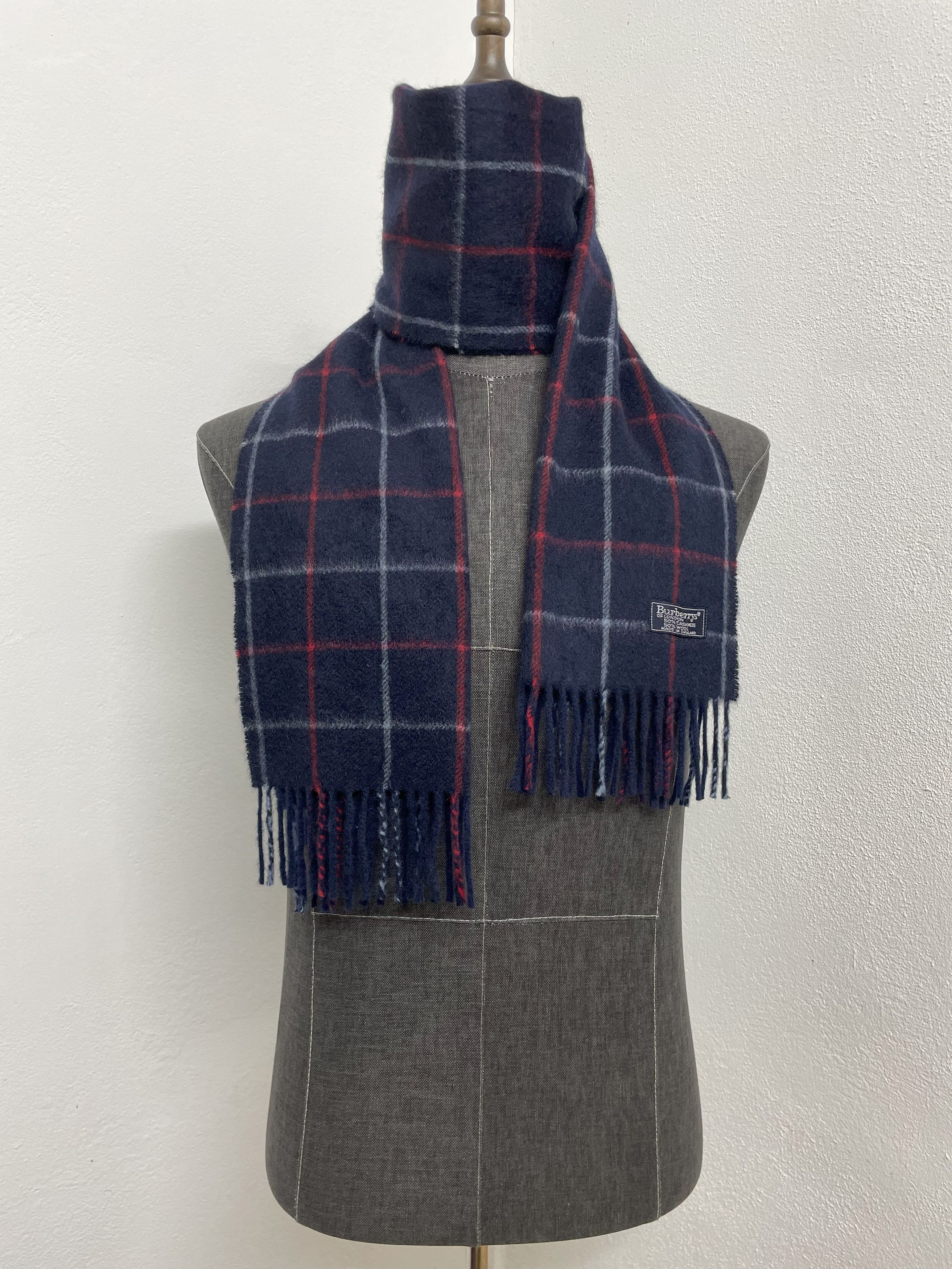 Burberry Burberrys Scarf / Muffler - 6154 Size ONE SIZE - 1 Thumbnail