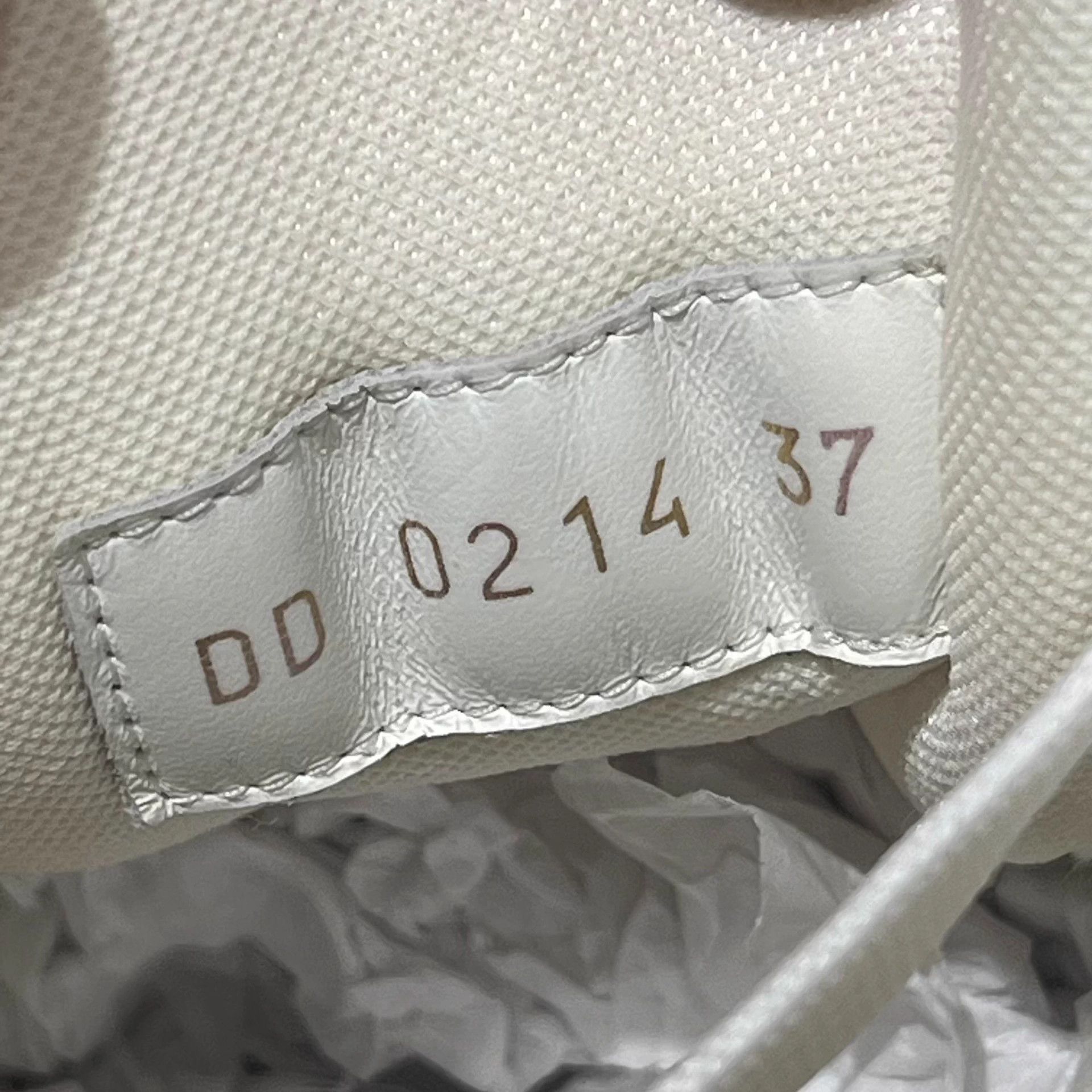 Louis Vuitton LV Trainer Black/White UK3/37 Size US 6 / IT 36 - 8 Thumbnail