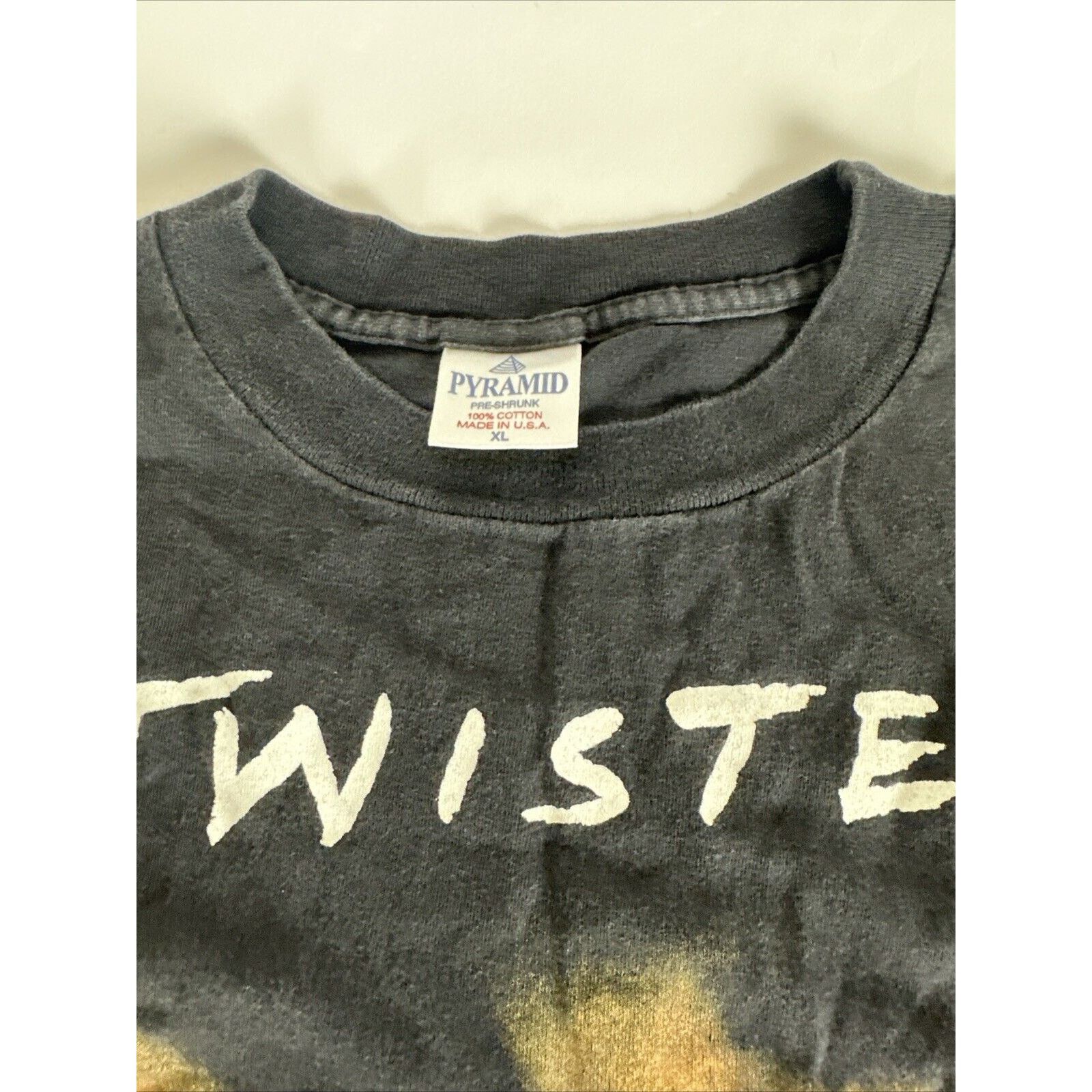 Vintage Vintage Pyramid 90's Twister Movie Promo T Shirt Men’s XL Size US XL / EU 56 / 4 - 6 Thumbnail