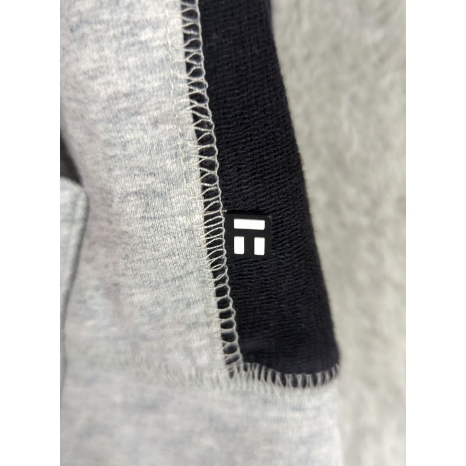 Vintage Tommy John Sweatshirt Crew Neck Long Sleeve Gray Men's M Active Size US M / EU 48-50 / 2 - 4 Thumbnail
