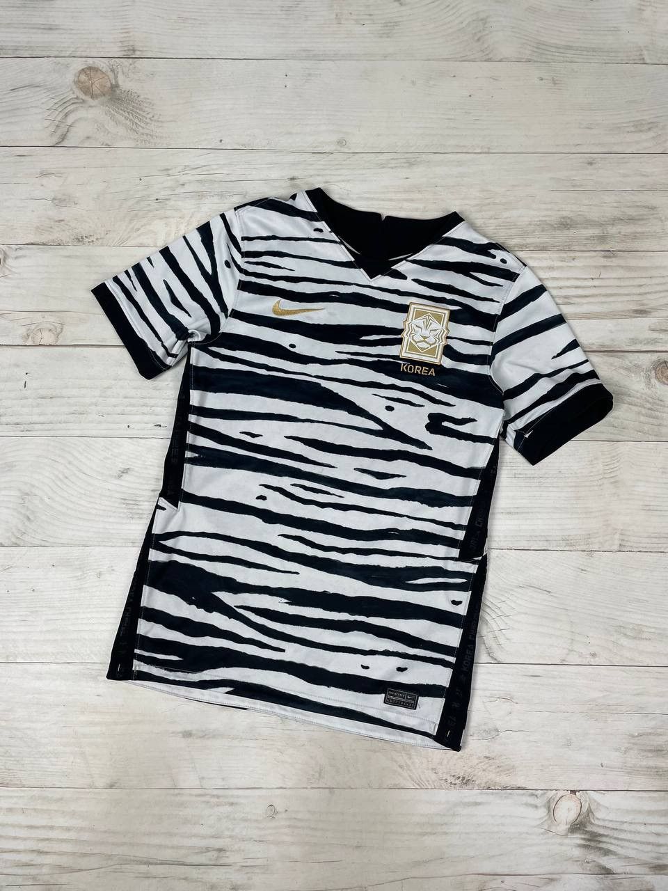 Nike Nike South Korea 2020 2021 Zebra Away Shirt Soccer Jersey Size US S / EU 44-46 / 1 - 1 Thumbnail