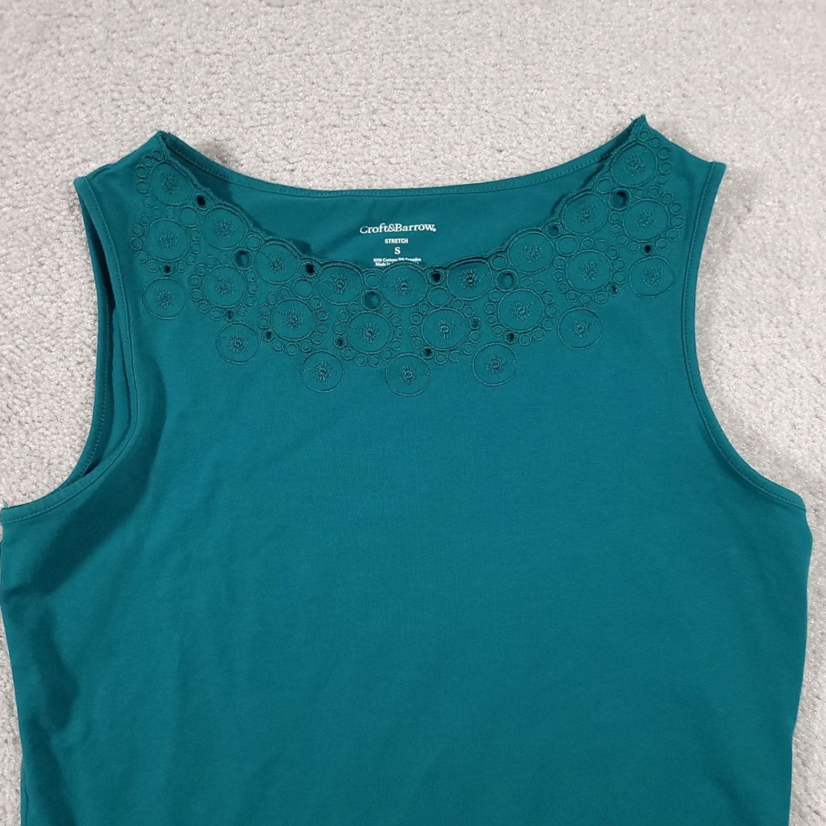 Croft & Barrow Croft & Barrow Shirt Women's Small Green Eyelet Sleeveless Tank Top Boho Stretch Size S / US 4 / IT 40 - 3 Thumbnail