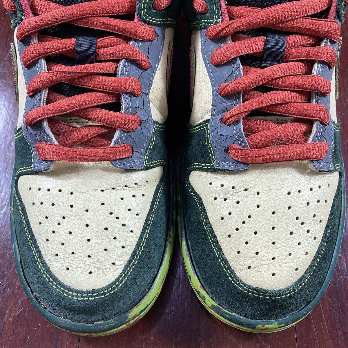 Nike SB Dunk Low Mosquito 2008 Size US 8.5 / EU 41-42 - 6 Thumbnail
