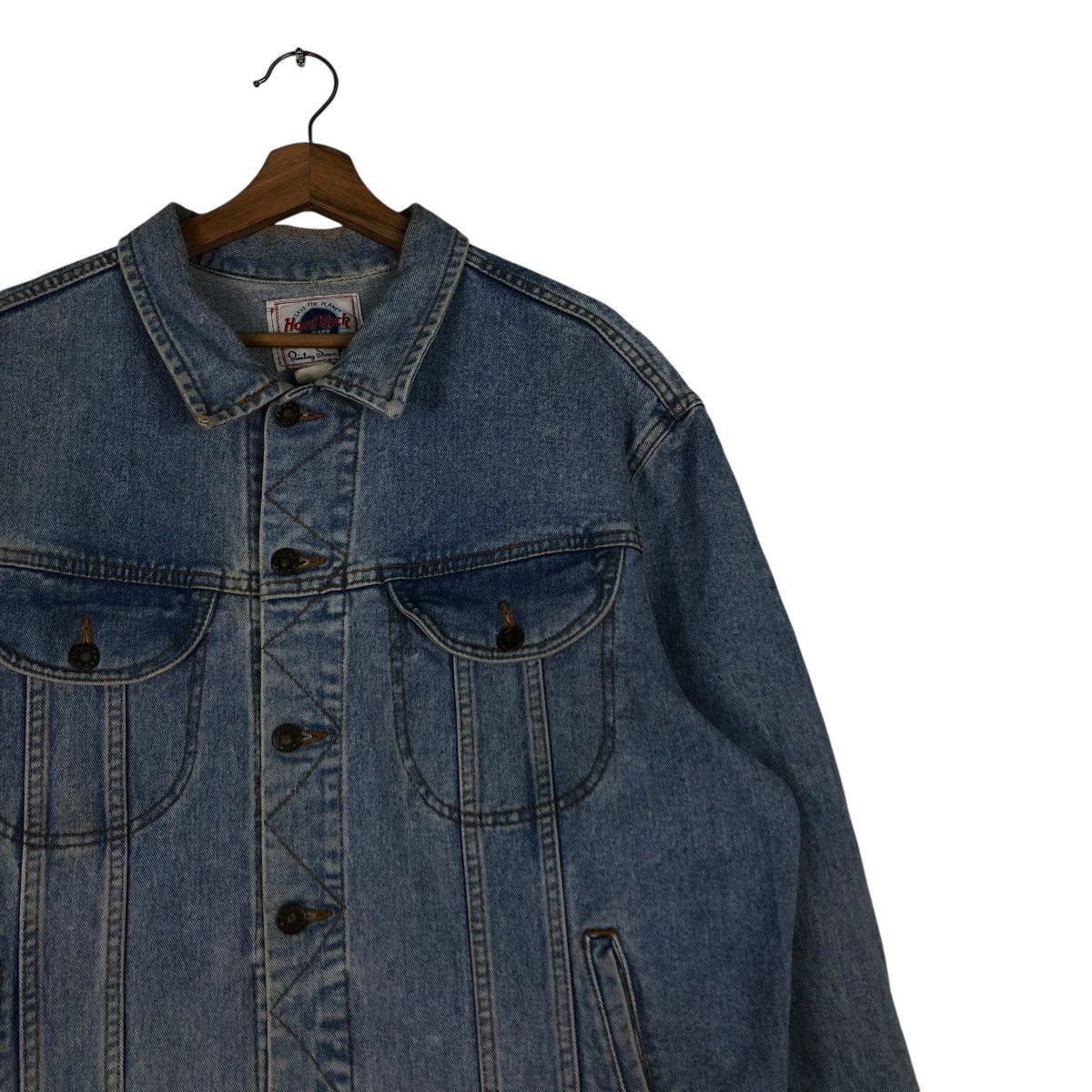 Japanese Brand 🔥VINTAGE DENIM TRUCKER JACKET HARD ROCK CAFE BIG LOGO Size US XL / EU 56 / 4 - 8 Thumbnail