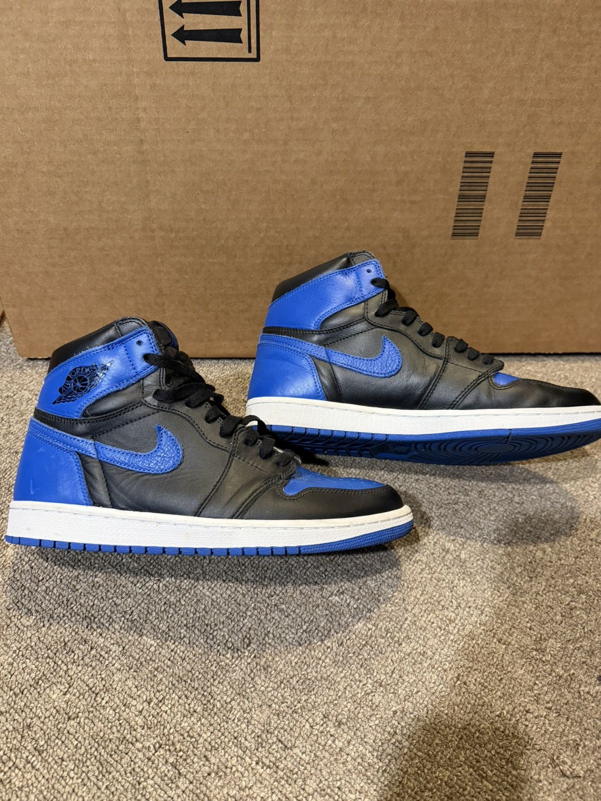 Nike Retro 1 High (Royal 2017) Size US 9.5 / EU 42-43 - 2 Thumbnail