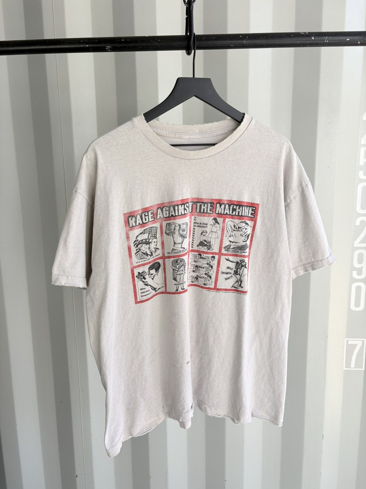 Band Tees Vintage Rage Against The Machine Thrashed Distressed Shirt Size US XL / EU 56 / 4 - 1 Thumbnail