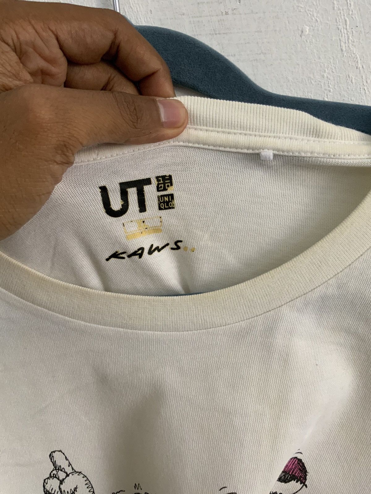 Kaws × Uniqlo Kaws Big Logo Uniqlo Tee Size US XL / EU 56 / 4 - 8 Thumbnail