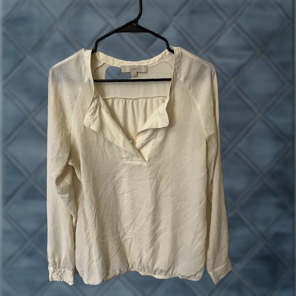 Loft VINTAGE Loft Women Short Sleeve Henley Blouse Size Small Cream Rayon Solid 90s Size S / US 4 / IT 40 - 1 Thumbnail