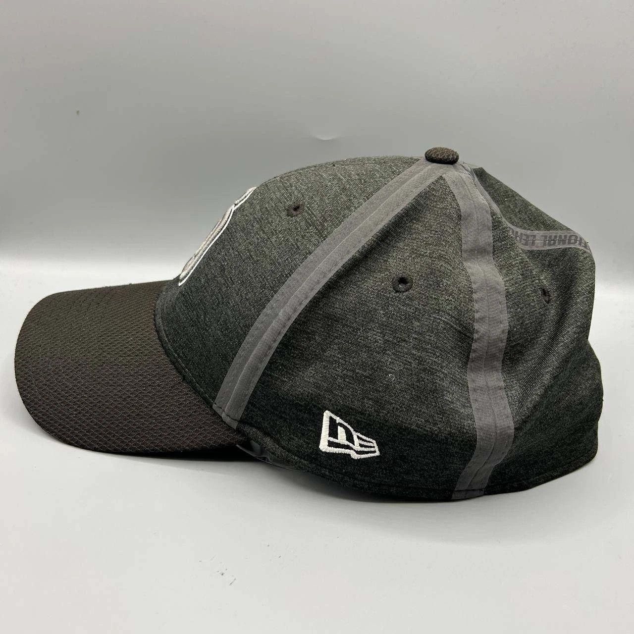 New Era San Diego Padres Hat Men L-XL Embroidered Stretch Fitted Cap Size ONE SIZE - 8 Thumbnail