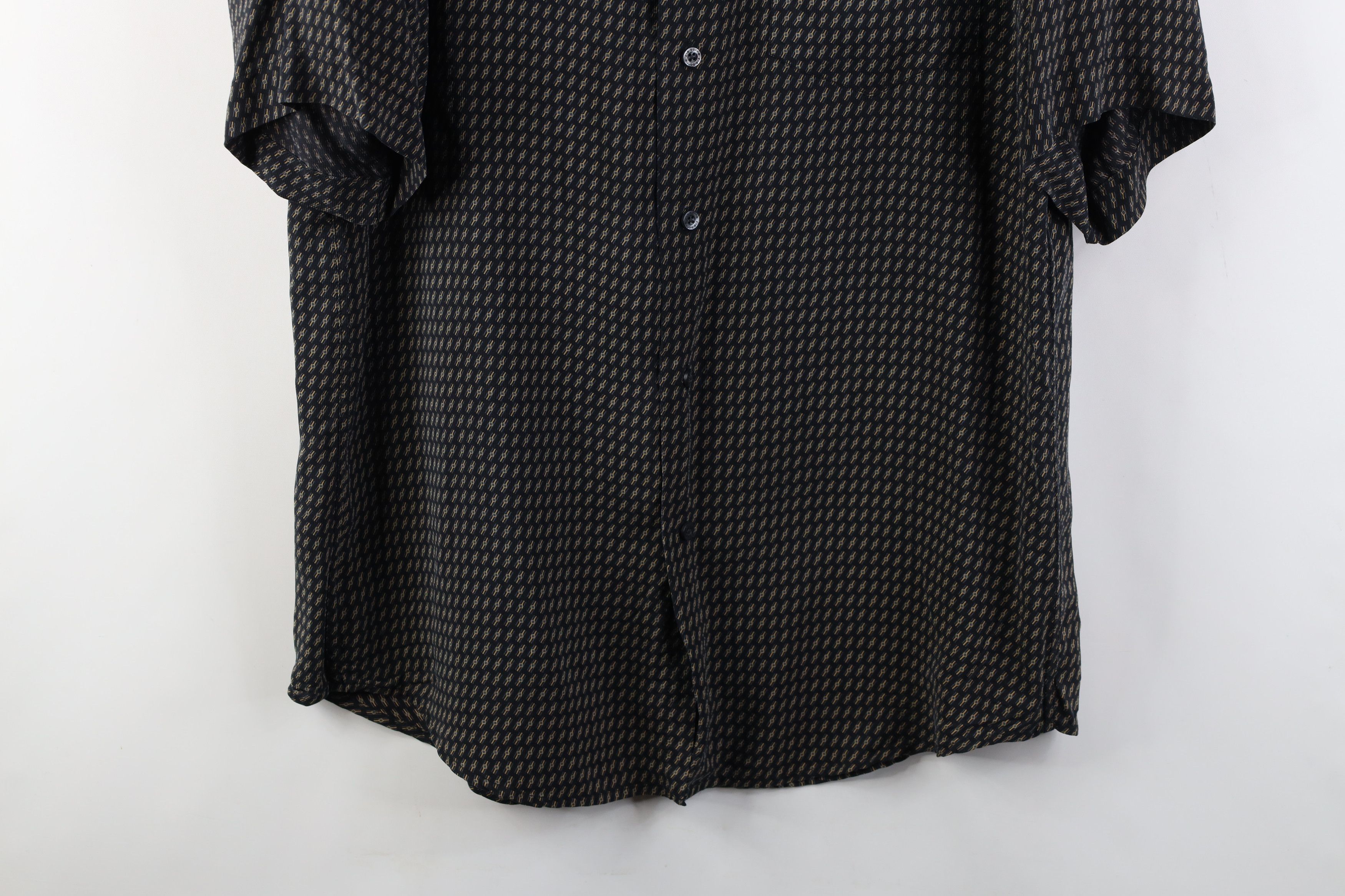 Vintage Vintage 90s Streetwear Short Sleeve Collared Button Shirt Size US M / EU 48-50 / 2 - 3 Thumbnail