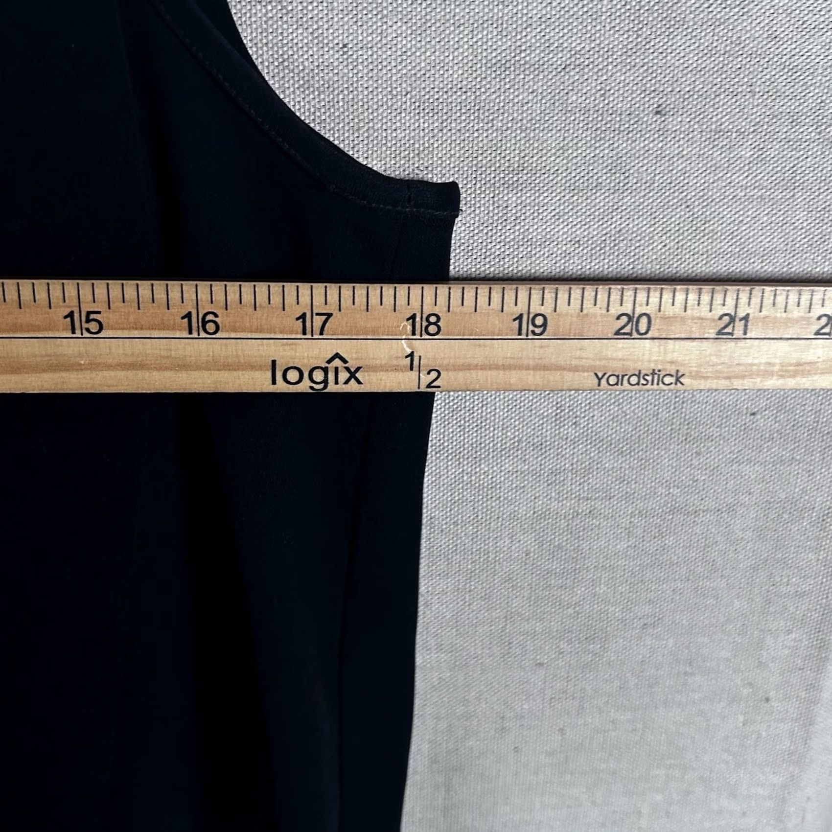 Saks Fifth Avenue Saks Fifth Avenue Blouse Medium Black Asymmetric Sleeveless Top M/M Size M / US 6-8 / IT 42-44 - 5 Thumbnail