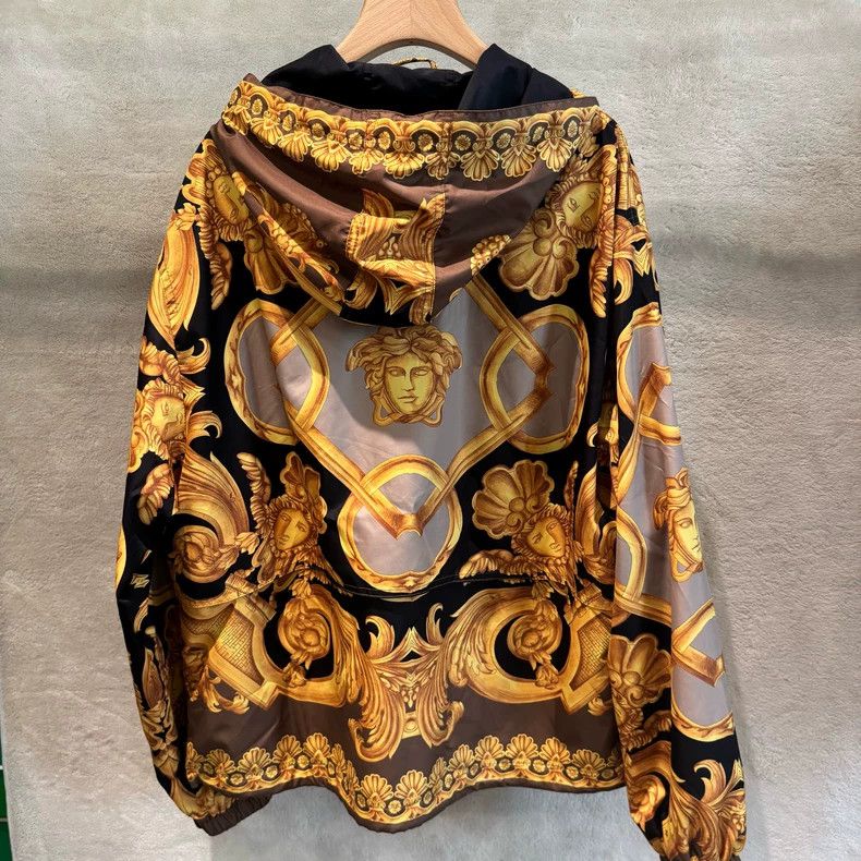 Versace Versace Graphic print hooded zip jacket jacket coat Size US M / EU 48-50 / 2 - 2 Thumbnail