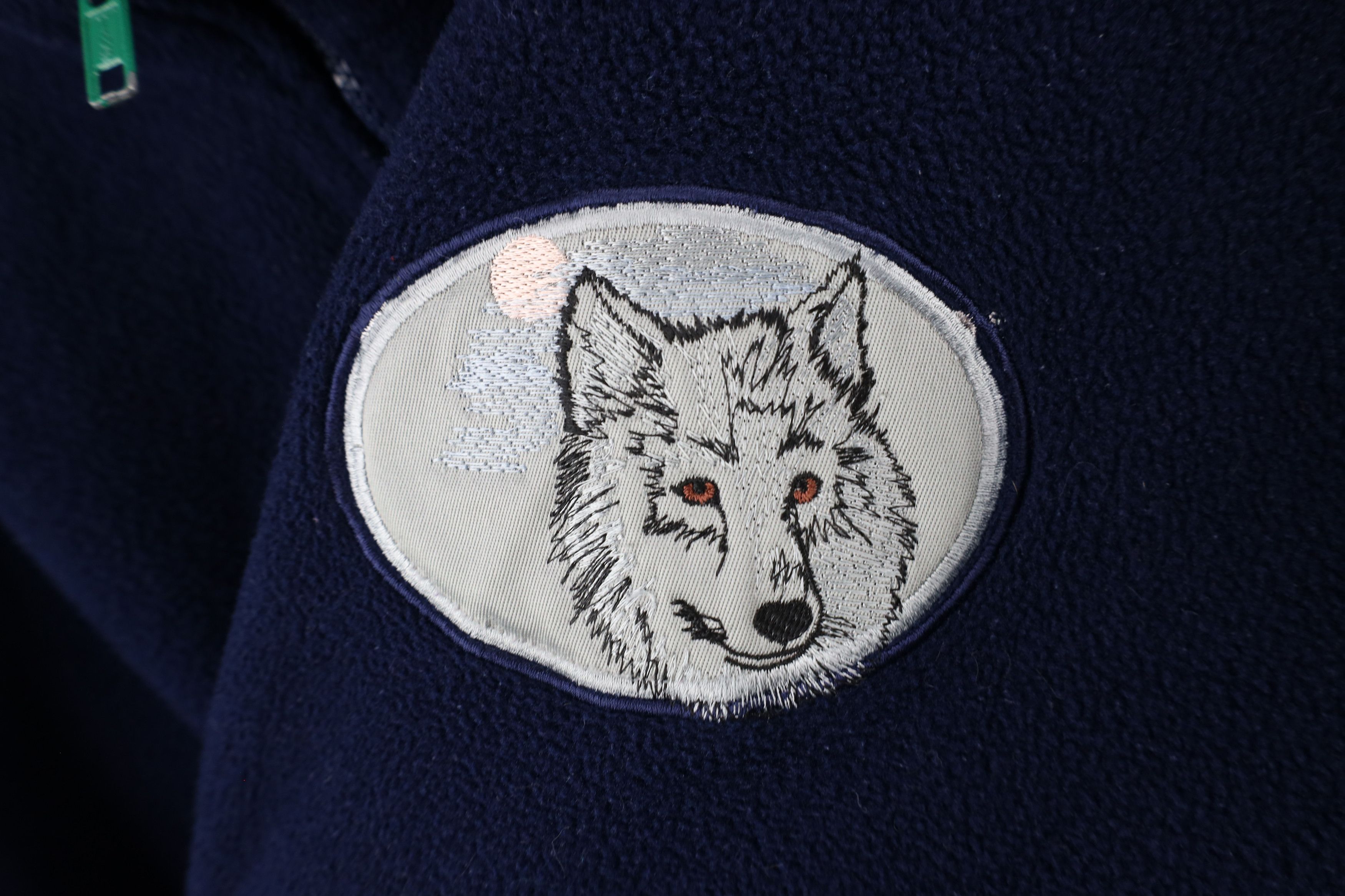 Lands' End × Vintage Vintage 90s Lands End Wolf Polartec Fleece Jacket USA Size M / US 6-8 / IT 42-44 - 4 Thumbnail