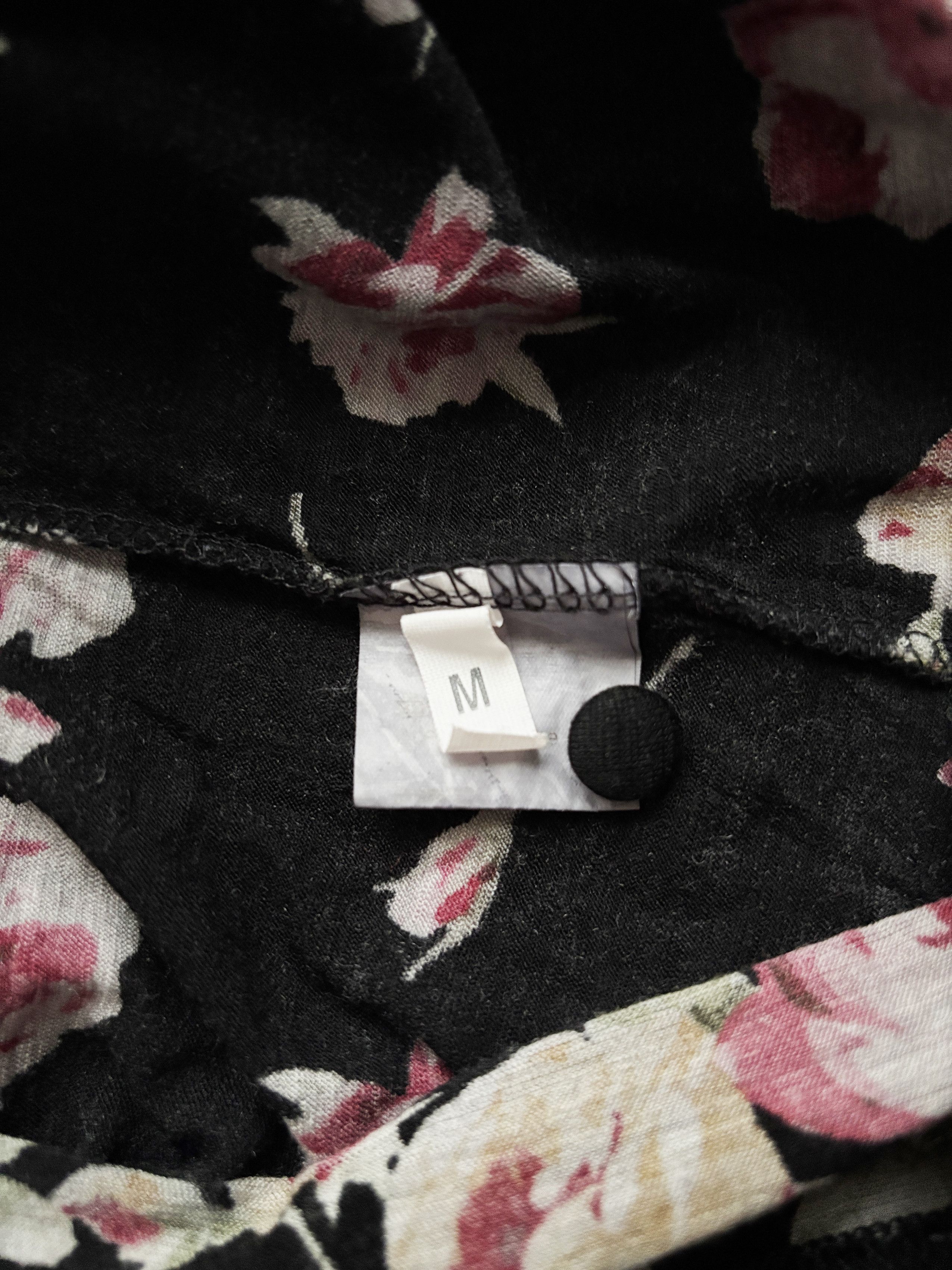 Alexander McQueen ⚡️QUICK SALE⚡️1996 Alexander Mcqueen Black with Roses Blouse Size M / US 6-8 / IT 42-44 - 5 Thumbnail