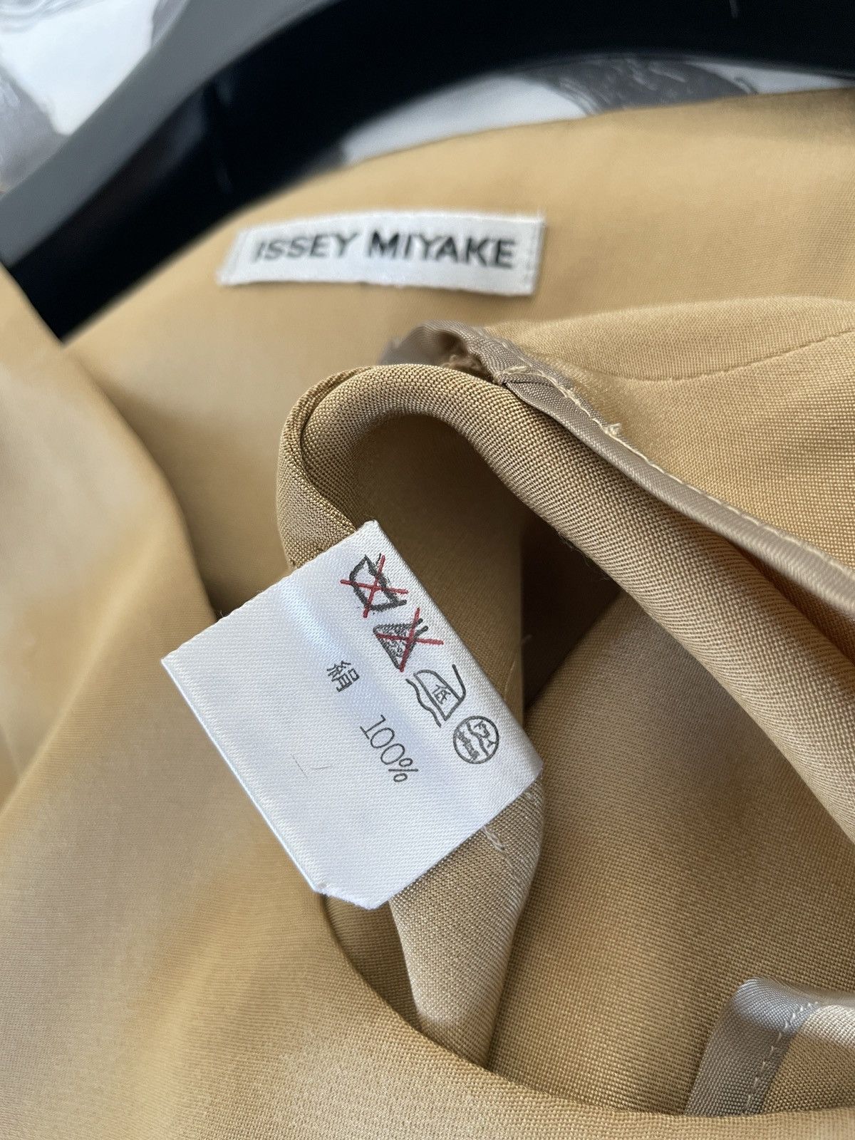 Issey Miyake 100% Silk Sleeveless Top