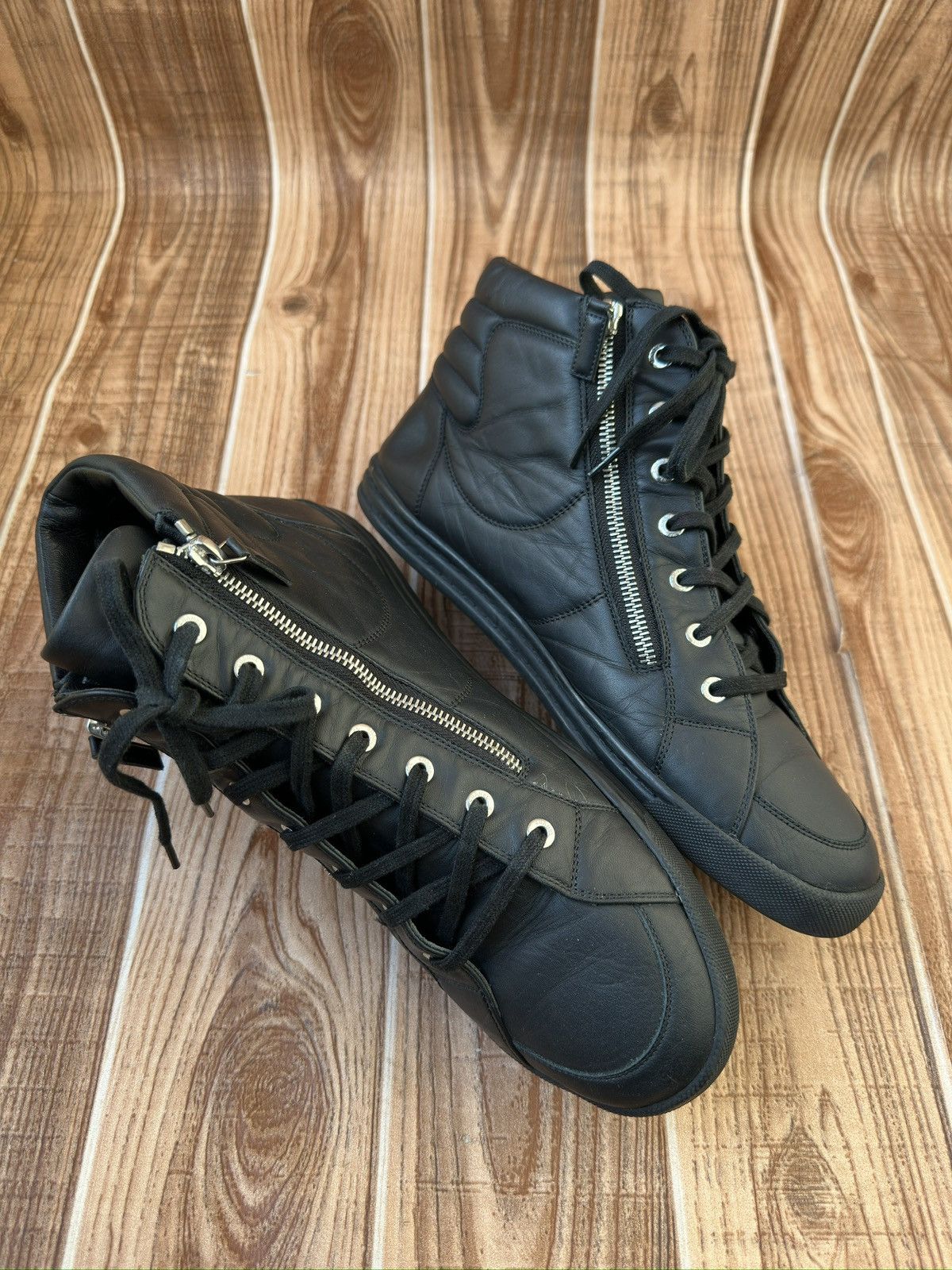 Chanel Chanel CC Vintage Leather Hightop Sneakers Size US 11 / EU 44 - 9 Thumbnail