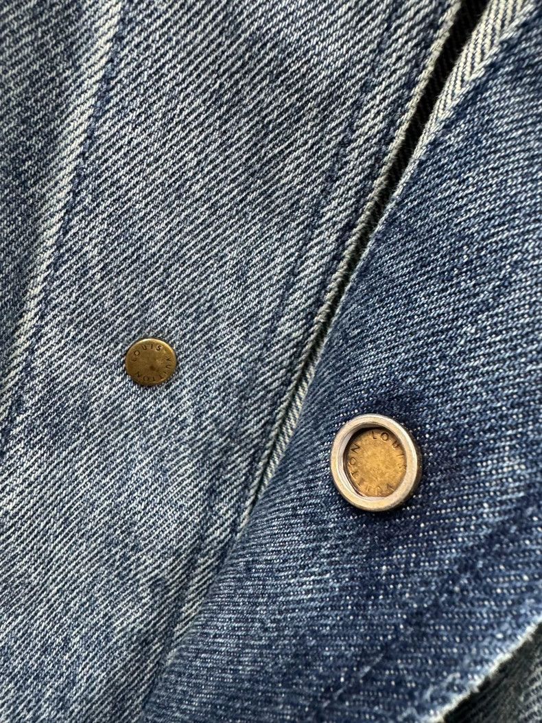 Louis Vuitton Louis Vuitton Washed blue embossed presbyopic logo denim s Size US M / EU 48-50 / 2 - 4 Thumbnail