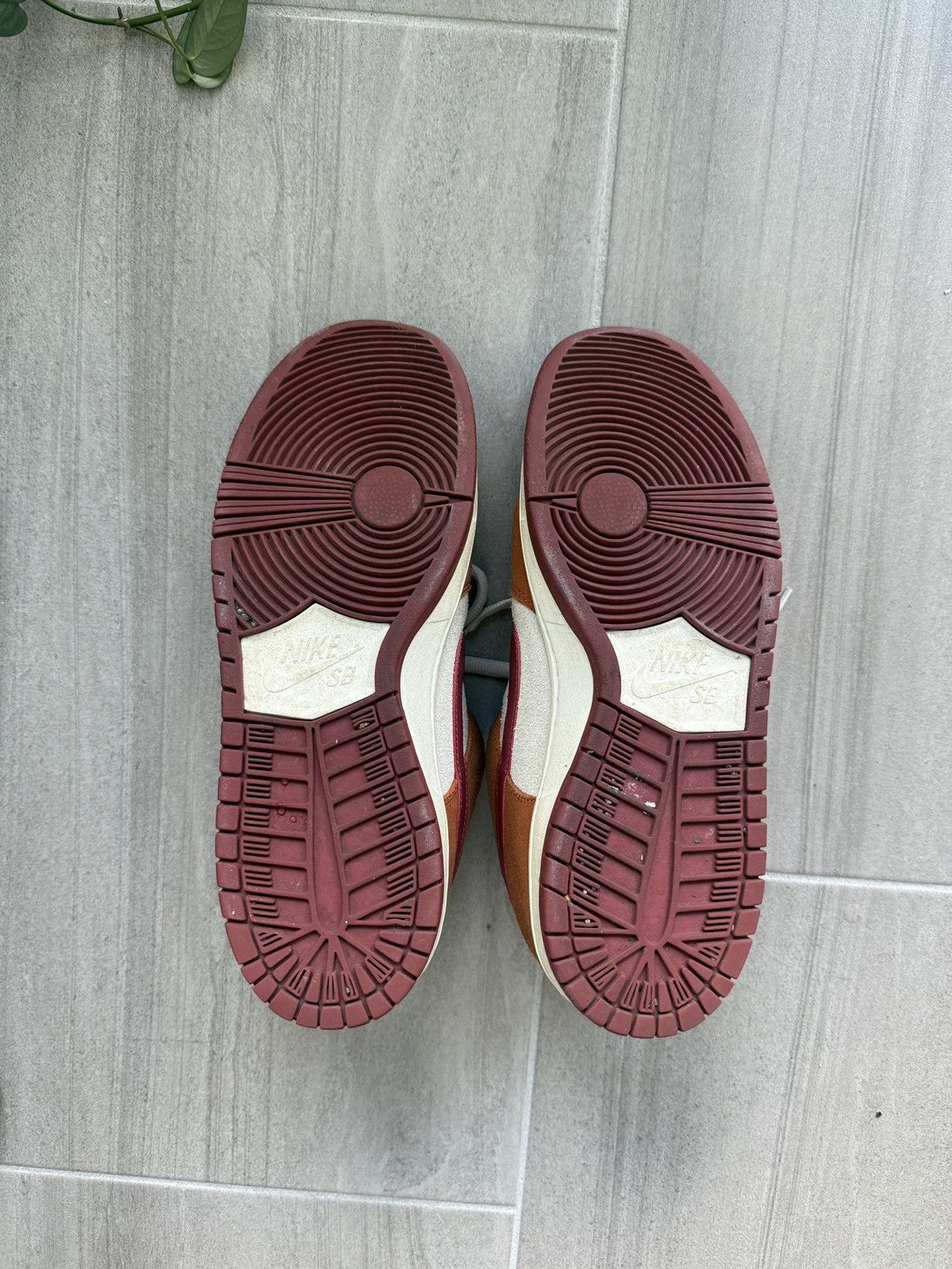 Nike SB Russet Nike SB Dunk Low Pro Size US 10.5 / EU 43-44 - 8 Thumbnail