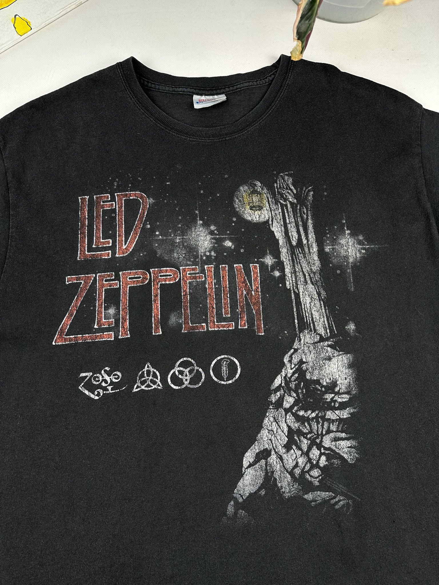 Led Zeppelin Vintage Led Zeppelin Band T-shirt faded Size US L / EU 52-54 / 3 - 2 Thumbnail