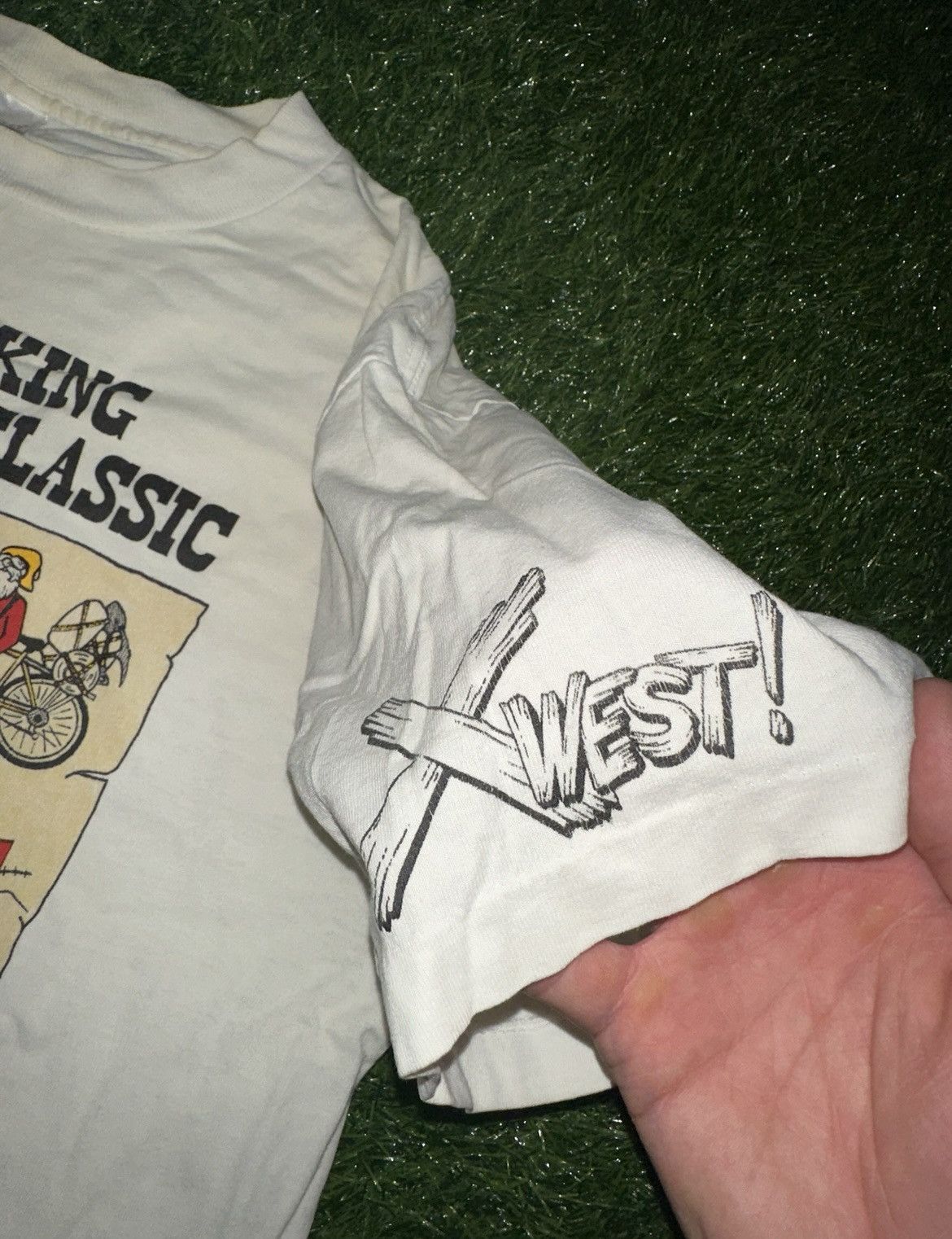 Vintage Vintage Burger King Ghost Town Classic Run 1995 Tee Size L Size US L / EU 52-54 / 3 - 3 Thumbnail