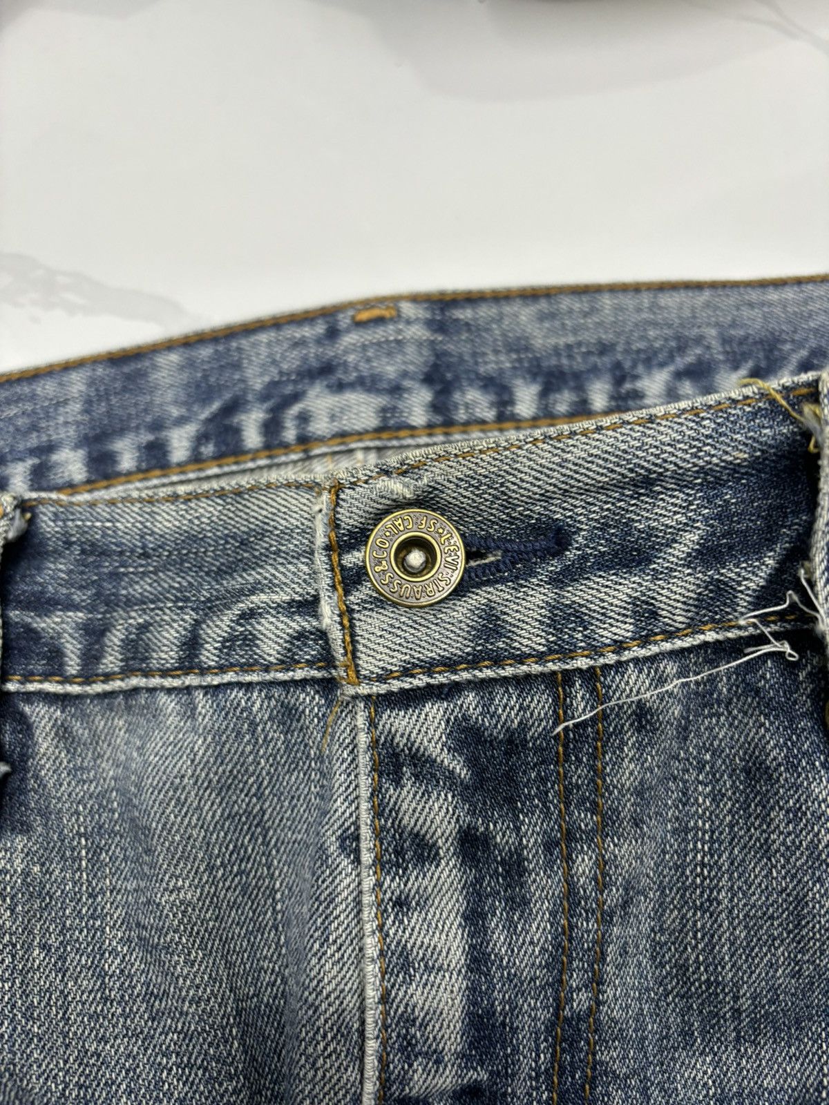 Levi's VINTAGE LEVIS 502 BLUE WASH BAGGY DISTRESS DENIM JEANS Size US 36 / EU 52 - 10 Thumbnail