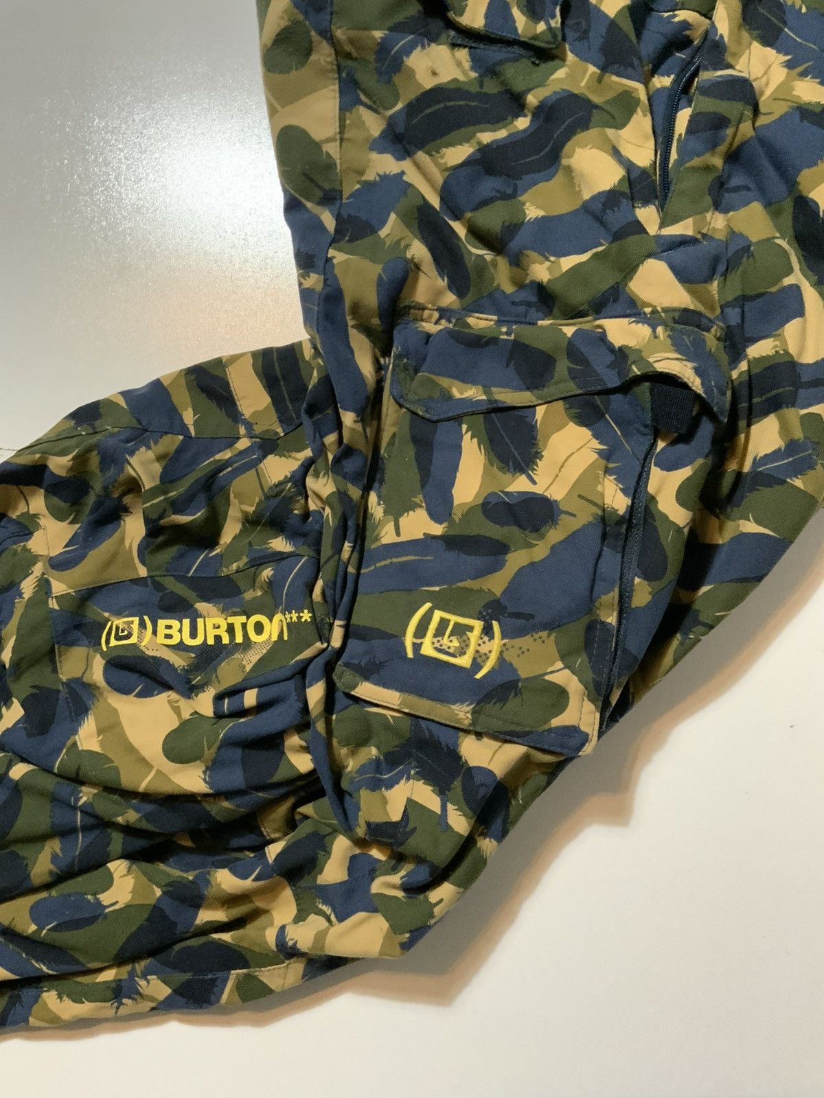 Burton × Vintage Vintage Y2K Burton Snowboards Feather Camo Ski Cargo Pants Size US 32 / EU 48 - 9 Thumbnail