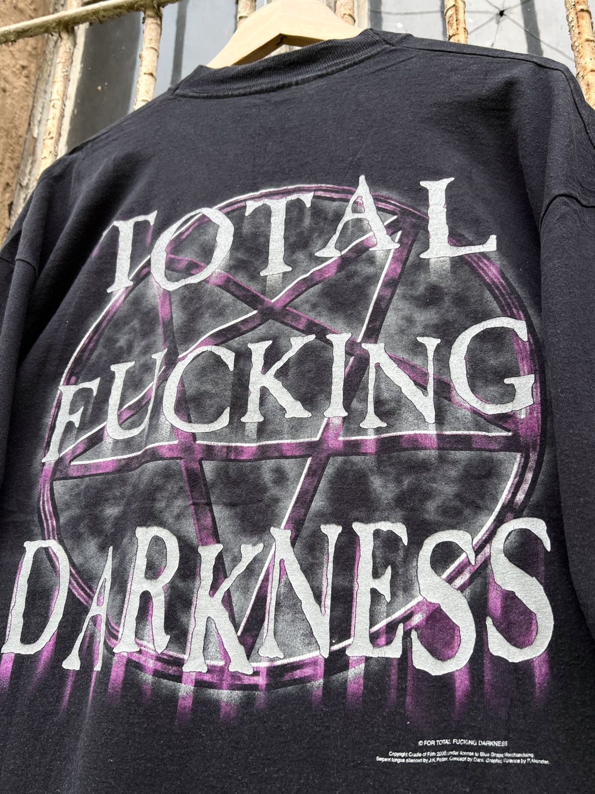 Band Tees VTG 2000 Cradle Of Filth L/S Total Fucking Darkness Shirt XL Size US XL / EU 56 / 4 - 7 Thumbnail