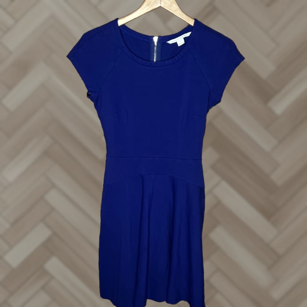 Diane von Furstenberg Diane von Furstenberg Dress Navy Blue Zip Front Knee Length Classic Career Sheath Pencil Dress 6 Womens Size M / US 6-8 / IT 42-44 - 1 Thumbnail