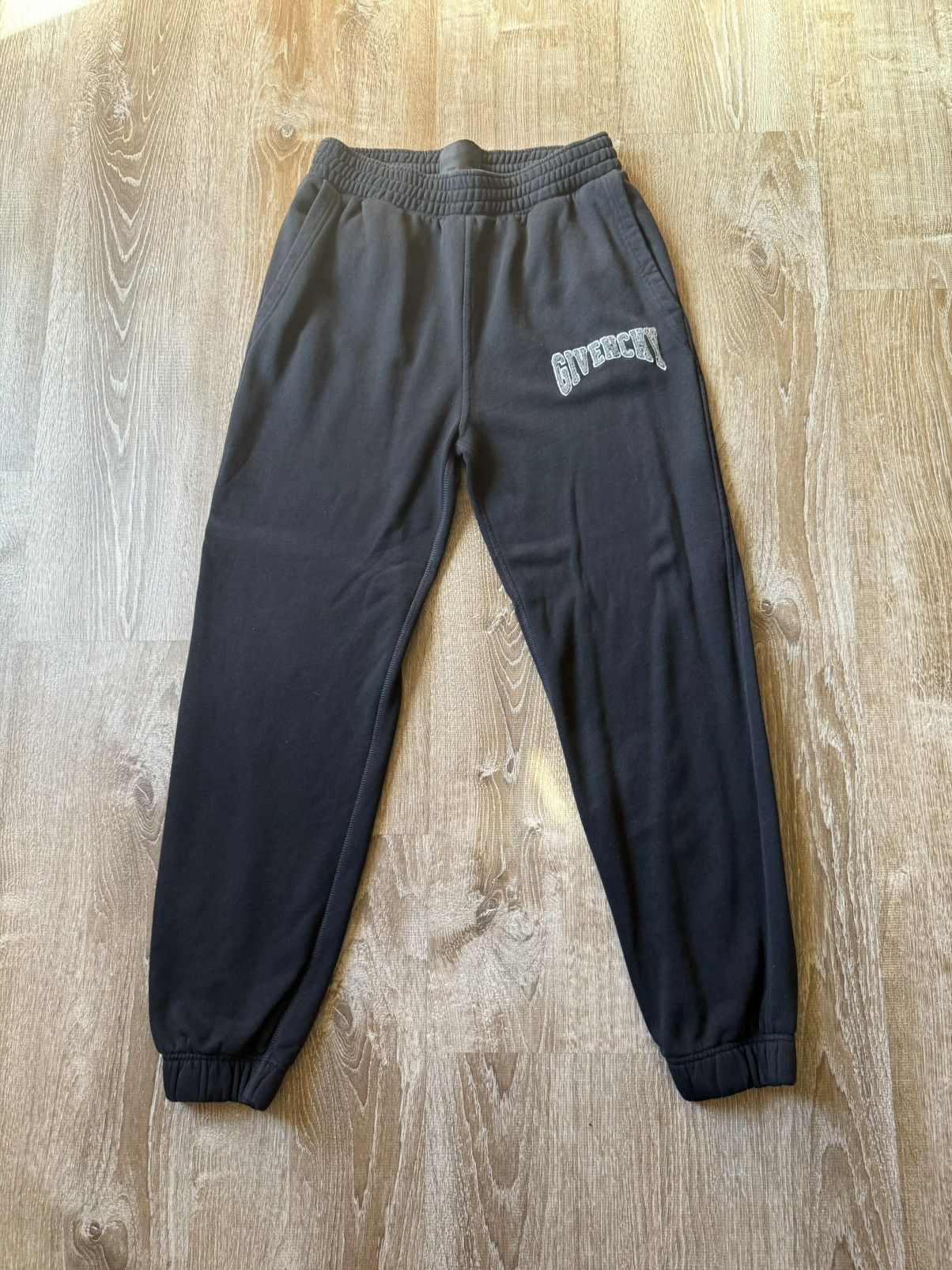Givenchy Givenchy Sweatpants Size US 32 / EU 48 - 1 Thumbnail
