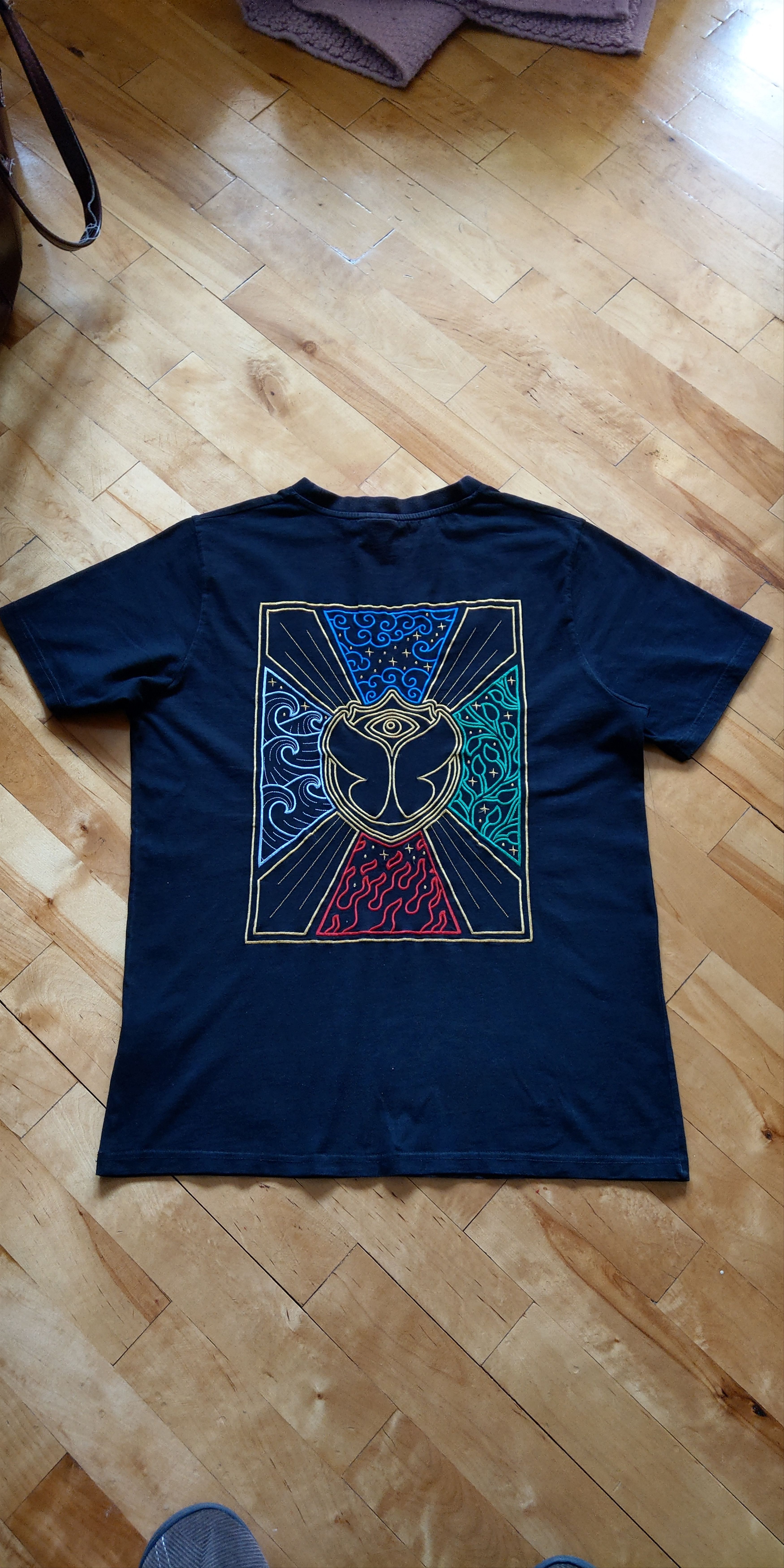 Tomorrowland Tomorrowland Unique Shirt Edm Rave Festival aviici Size US S / EU 44-46 / 1 - 1 Thumbnail