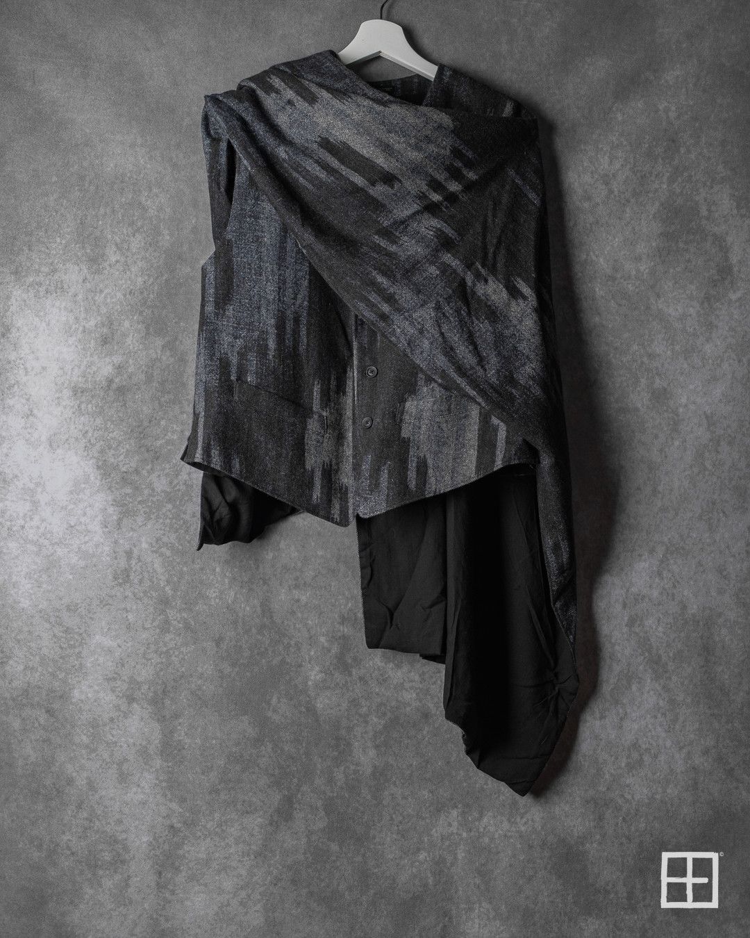 Yohji Yamamoto Yohji Yamamoto Pour Homme AW23 Runway Asymmetric Vest Size US M / EU 48-50 / 2 - 3 Thumbnail