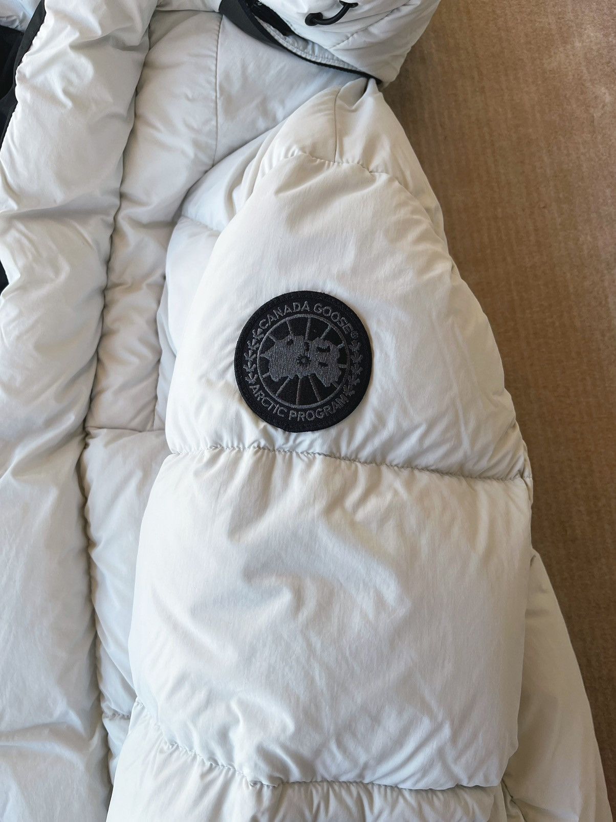 Canada Goose Lightweight, breathable and comfortable jacket Size US M / EU 48-50 / 2 - 6 Thumbnail