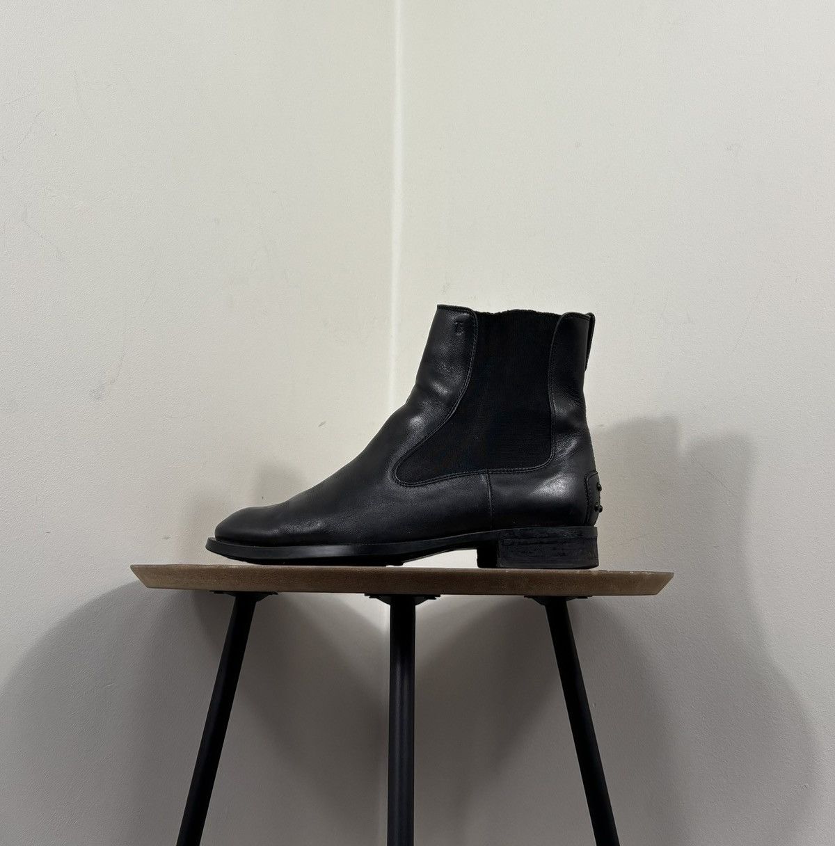 Tod's Tod’s Women’s Black Low Heel Ankle Leather Chelsea Boots Size US 7.5 / IT 37.5 - 13 Thumbnail