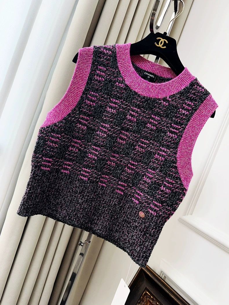 Chanel Chanel 22k purple and gray plaid sleeveless knitted vest Size S / US 4 / IT 40 - 1 Thumbnail