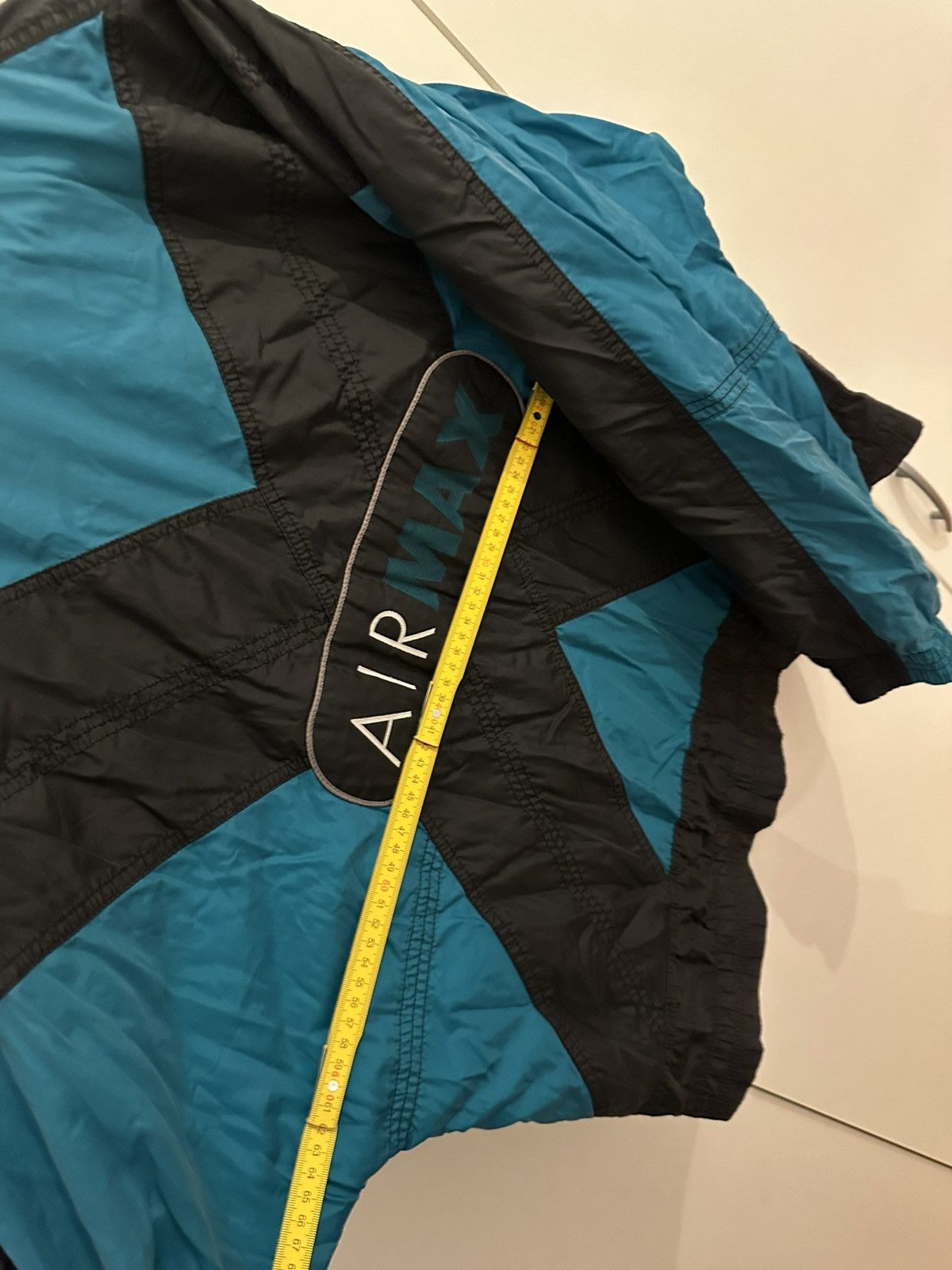 Nike Nike Air Max Jacket Windbreaker Size M Vintage Jacke Retro Size US M / EU 48-50 / 2 - 14 Thumbnail