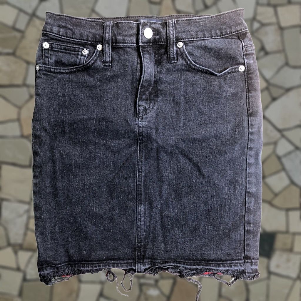 J.Crew J.CREW Denim Pencil Skirt Women's Petite 25P Black Frayed Raw Hem Pockets Bohemian Preppy American Style Short Skirt Mens Womens Girls? Size 42" / US 20 - 1 Thumbnail