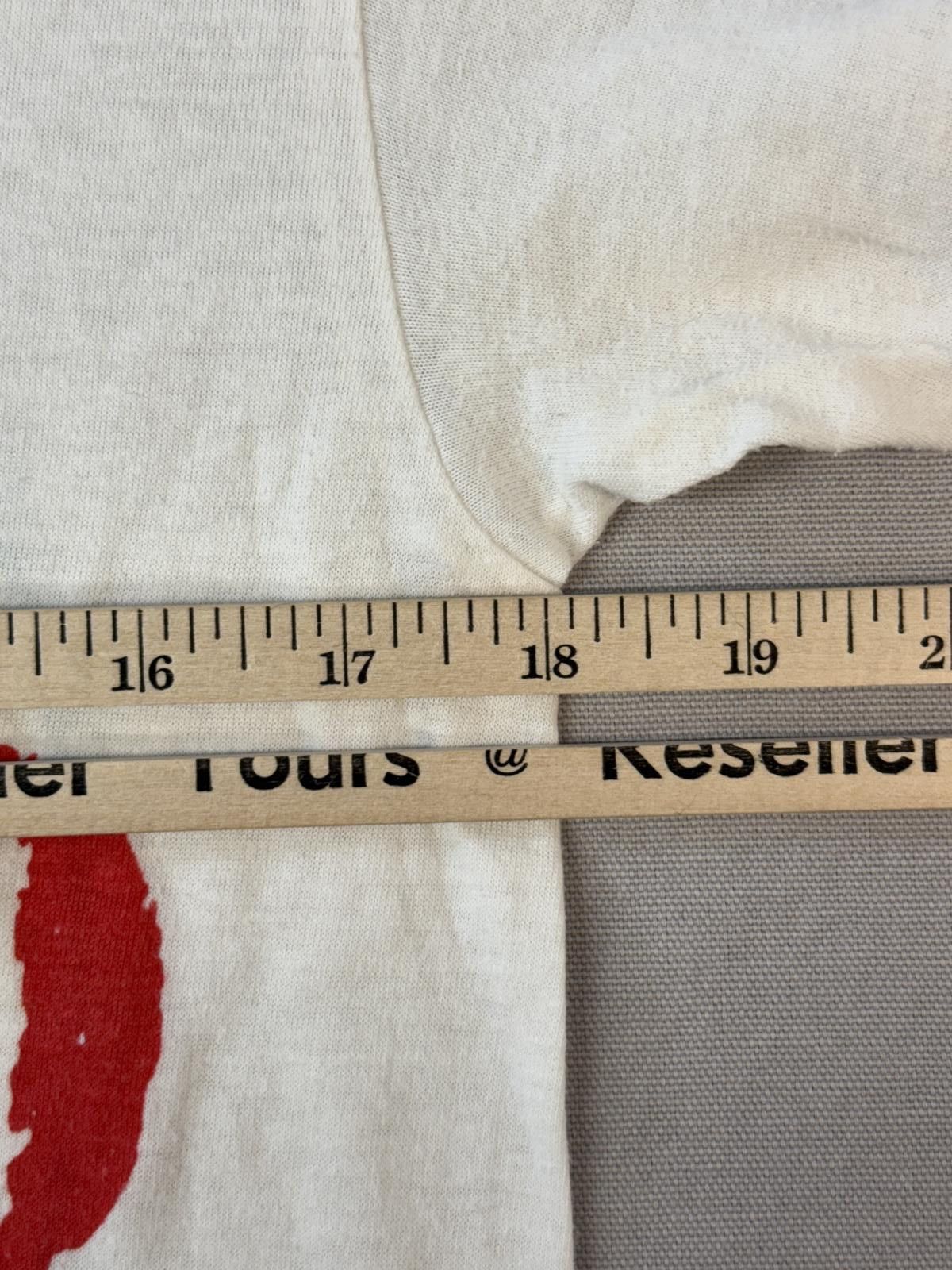 Designer VTG Comic Relief T-shirt 1990 Aid Americas Homeless Tee - L Size US L / EU 52-54 / 3 - 8 Thumbnail