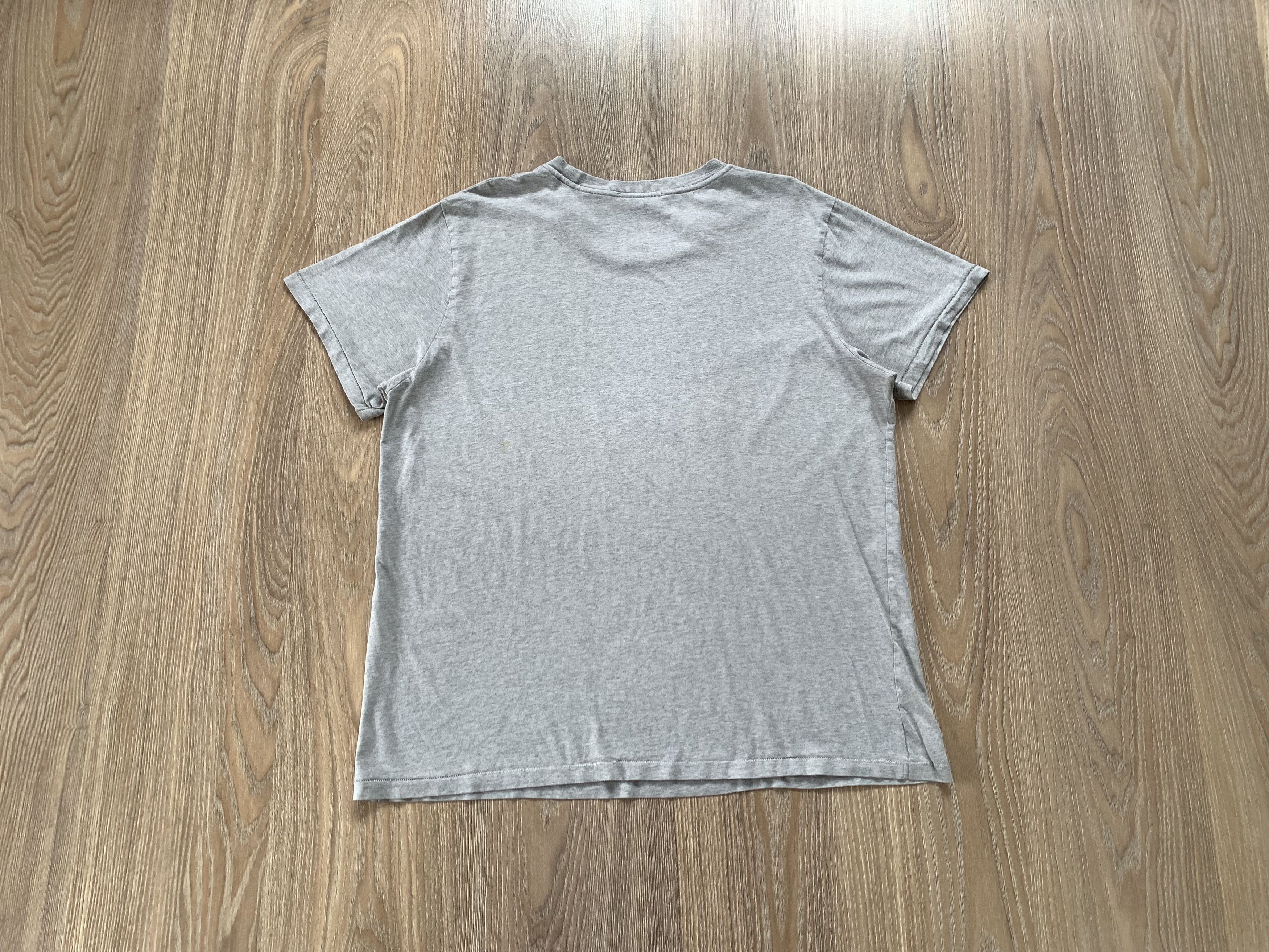 Helmut Lang Helmut Lang Graphic Car Print Grey T-Shirt “HL!” Size US XL / EU 56 / 4 - 3 Thumbnail