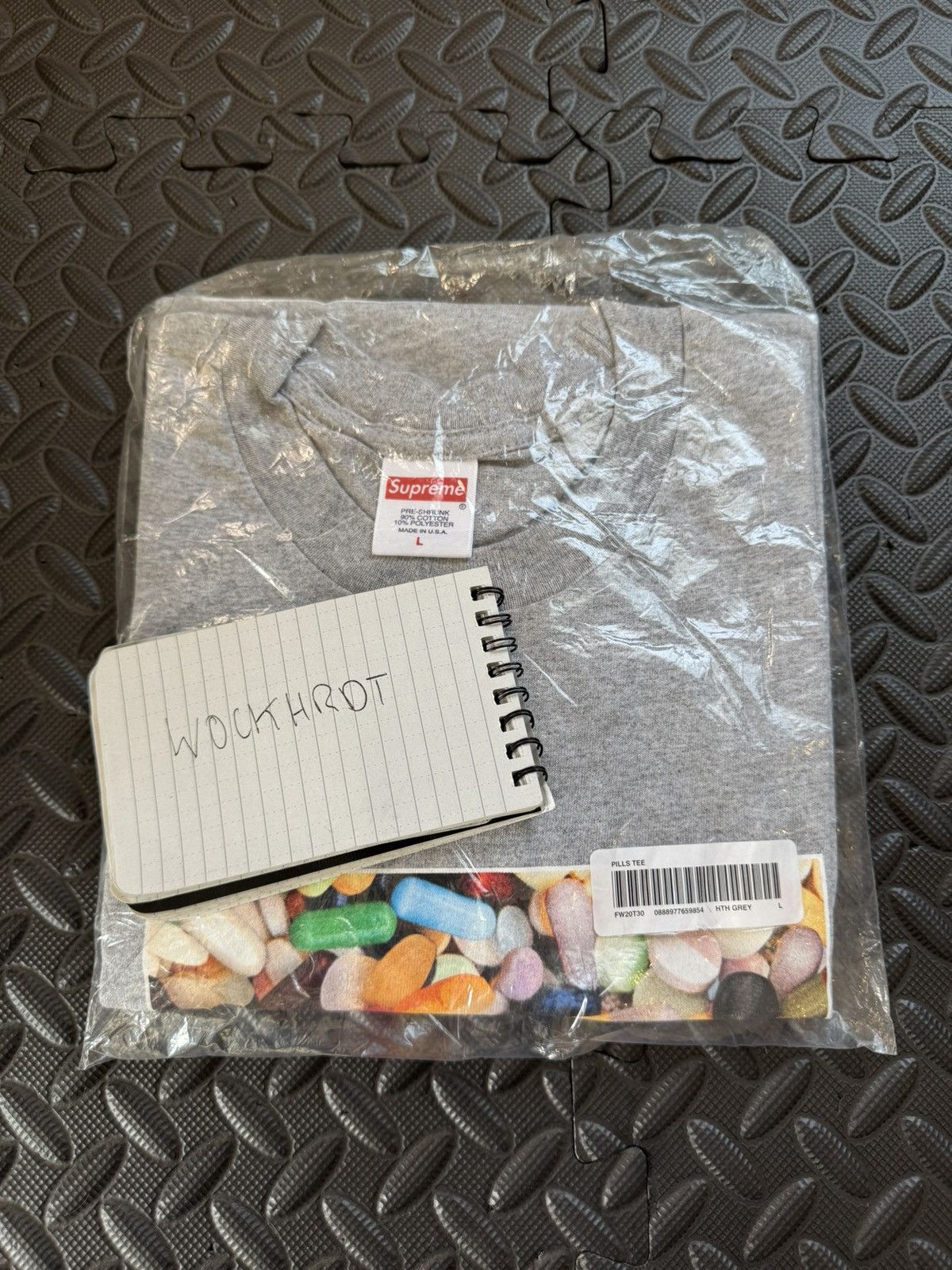 Supreme Pills Tee Size US L / EU 52-54 / 3 - 5 Thumbnail