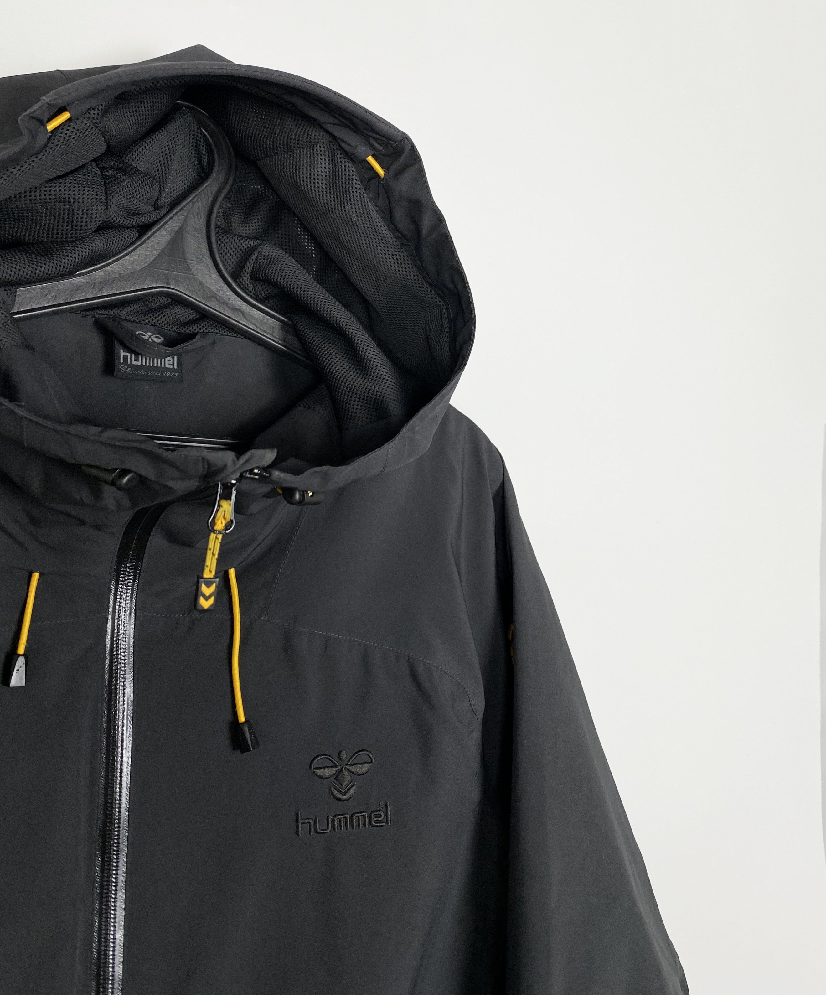 Hummel Hummel Membrane Outdoor Jacket Size US M / EU 48-50 / 2 - 3 Thumbnail