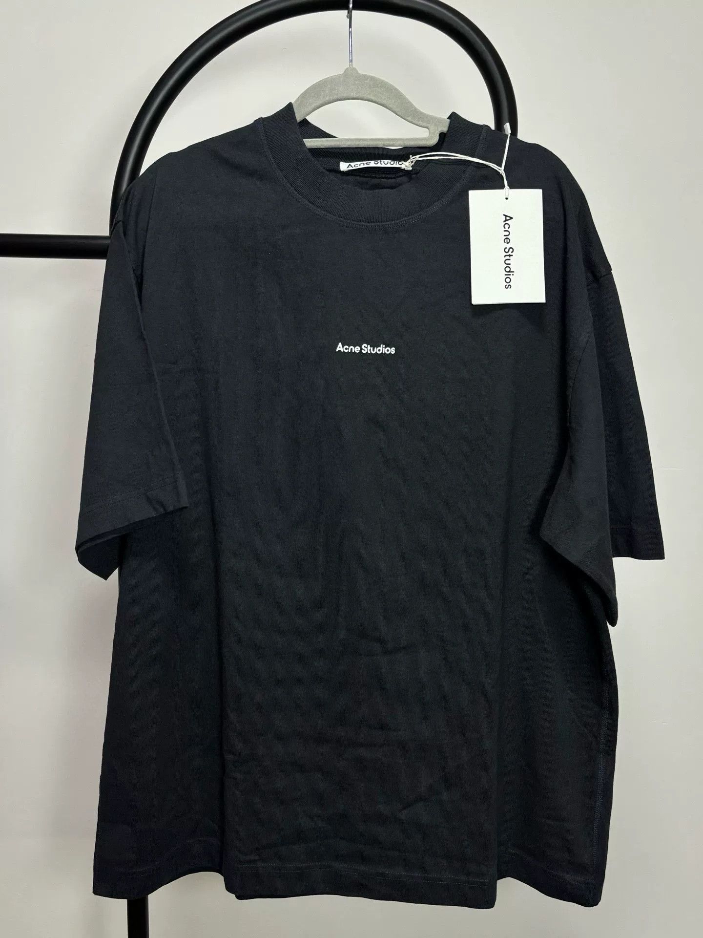 Acne Studios Acne Studios Printed Oversized Black T-Shirt M Men Size US M / EU 48-50 / 2 - 1 Thumbnail