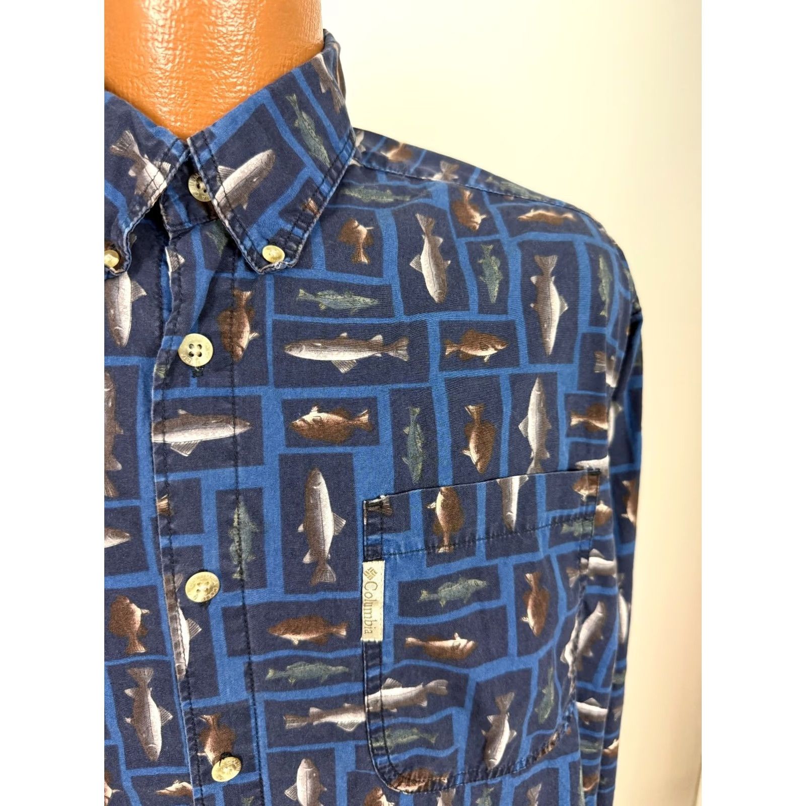 Vintage VINTAGE Columbia Shirt Men M Button-Up Geometric Fish Outdoor 90s Dad Blue Cotton Size US M / EU 48-50 / 2 - 6 Thumbnail