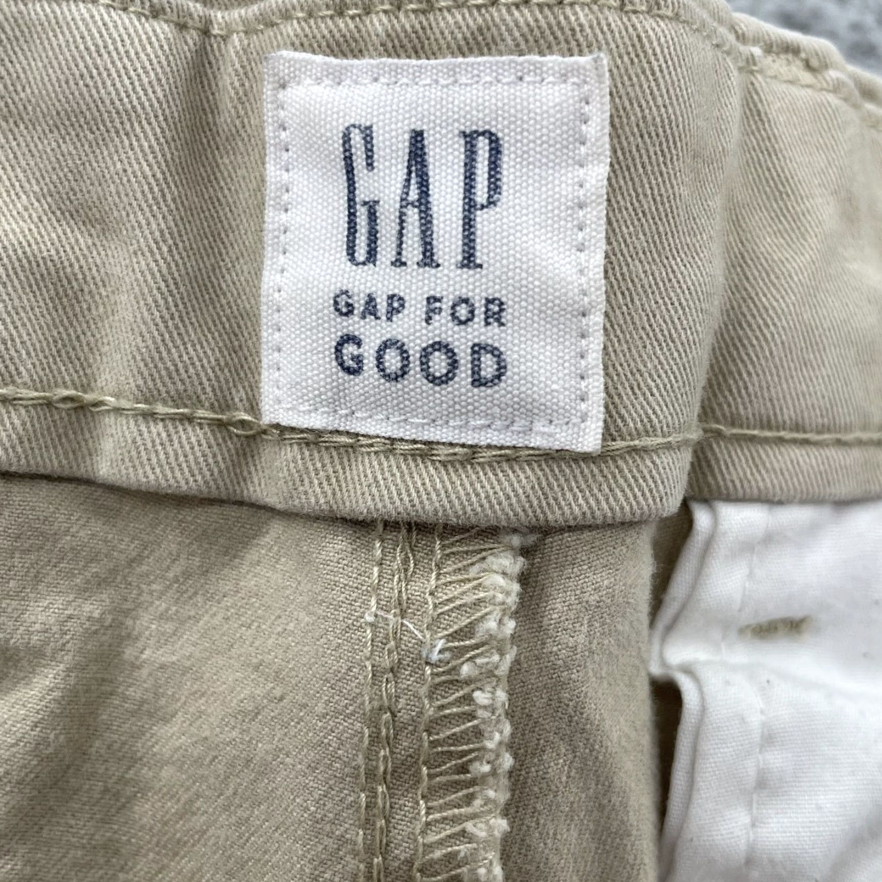 Gap Gap Men's Khaki Athletic Pant 33x31 Classic Preppy Office Pants - Beige, Cotton Spandex, Flat Front, Straight, Vintage No Size US 33 - 7 Thumbnail