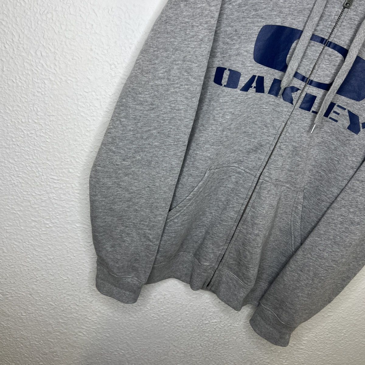 Oakley Oakley Vintage Hoodie Zip Grey Big Logo Spellout Retro Y2K Size US M / EU 48-50 / 2 - 2 Thumbnail