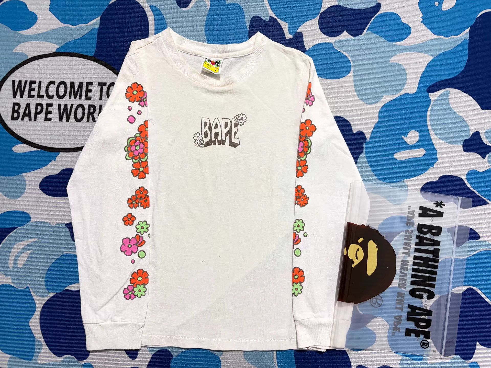 Bape BAPE LADIES Tattoo Arm Long Sleeve Tee Size US S / EU 44-46 / 1 - 1 Thumbnail